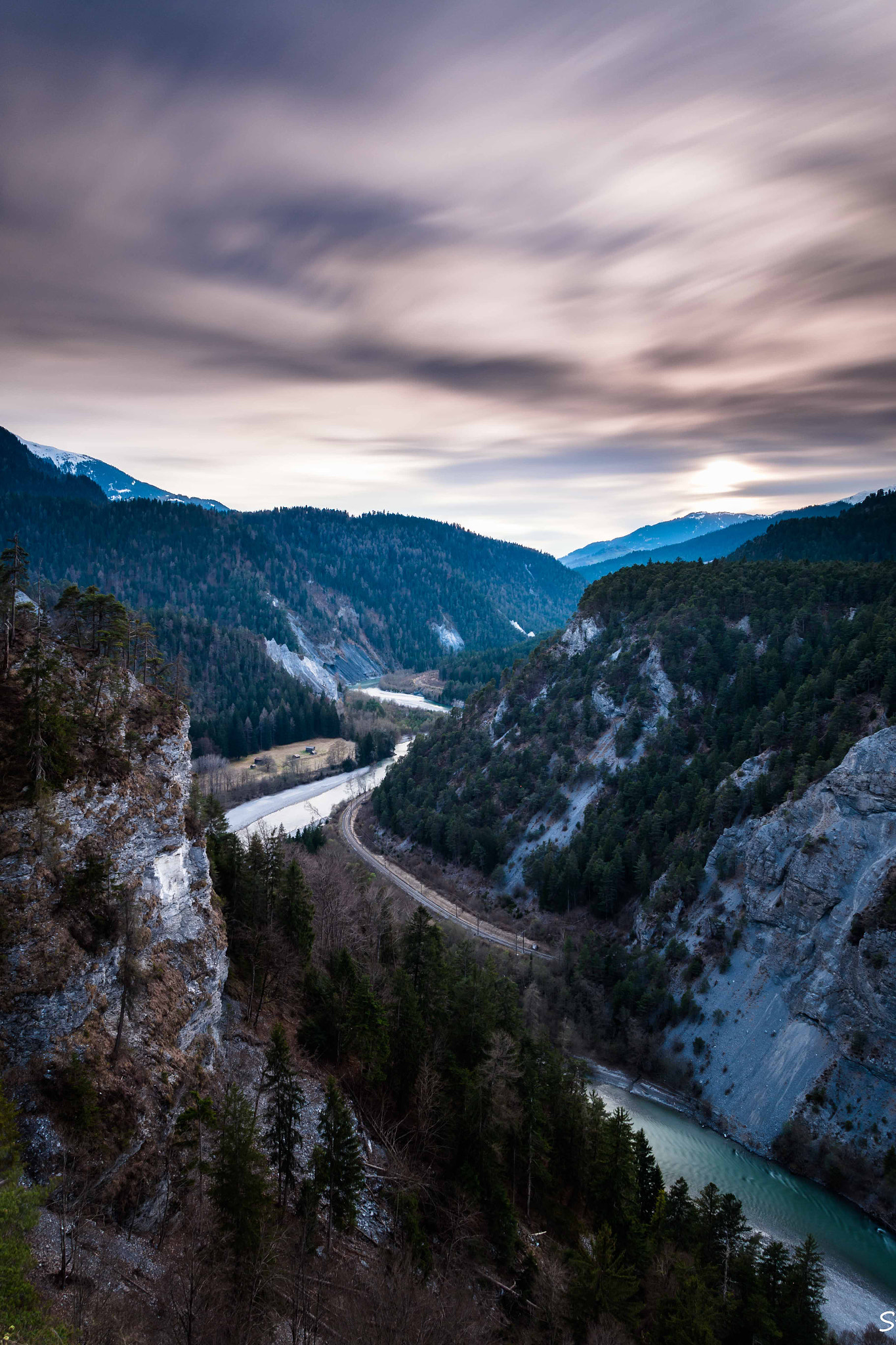 Canon EF-S 10-22mm F3.5-4.5 USM sample photo. Rheinschlucht photography