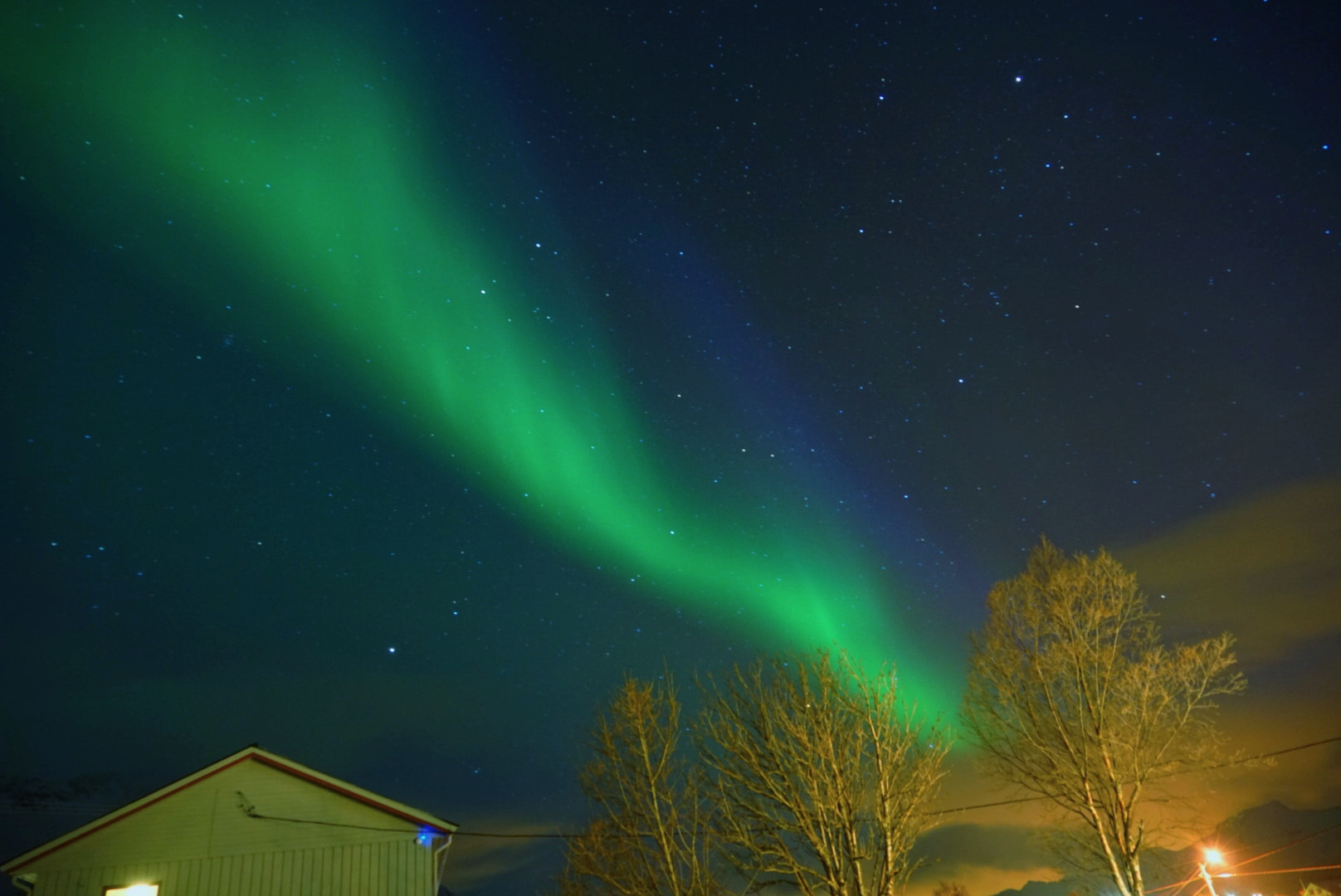 Sony FE 24-240mm F3.5-6.3 OSS sample photo. Aurora borealis photography