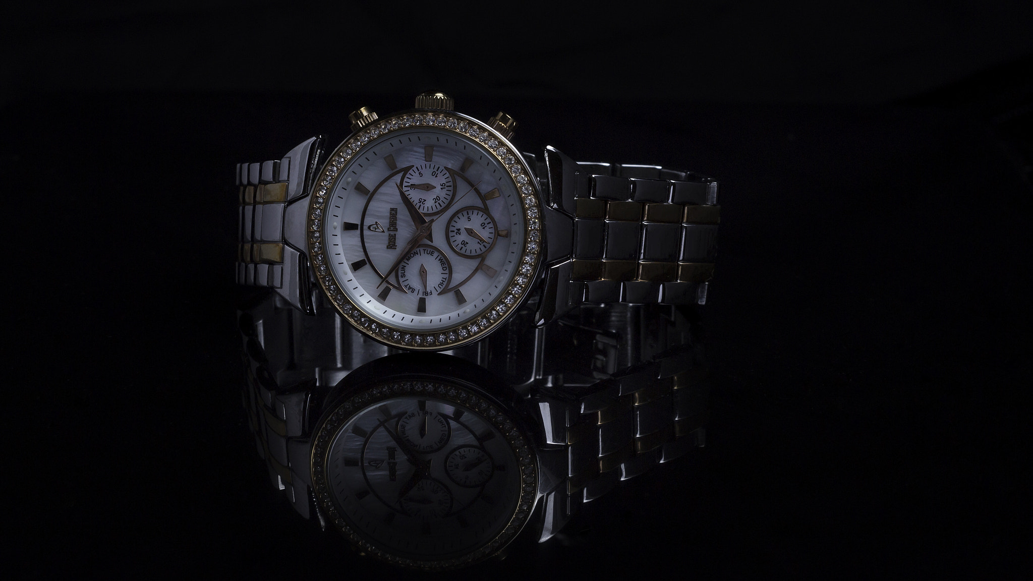 Nikon AF Nikkor 50mm F1.8D sample photo. A watch photography
