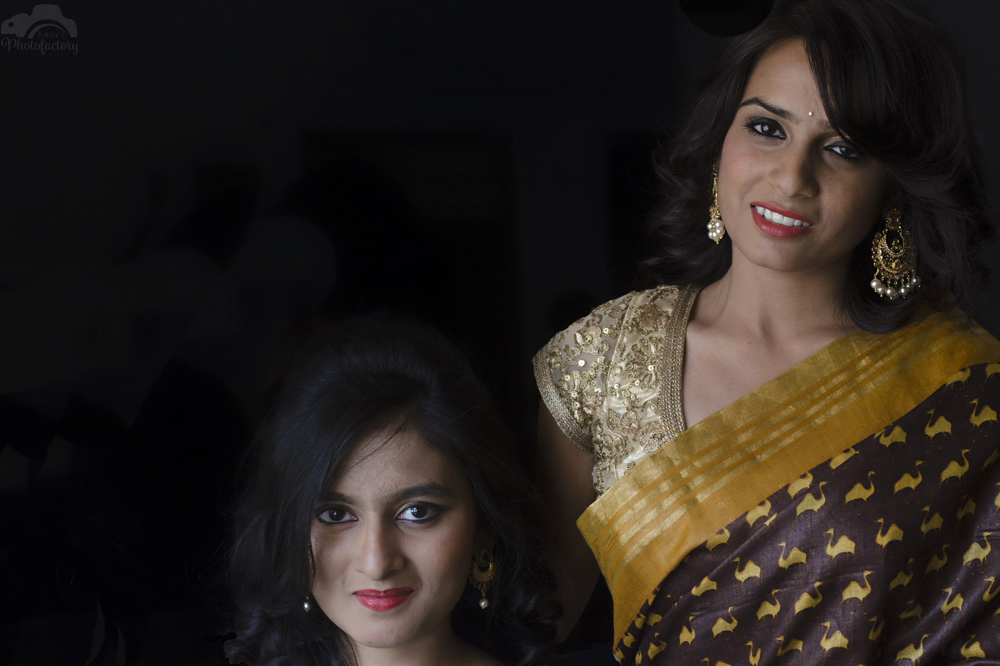 Nikon D7000 + Sigma 24-70mm F2.8 EX DG Macro sample photo. #friends #bff photography