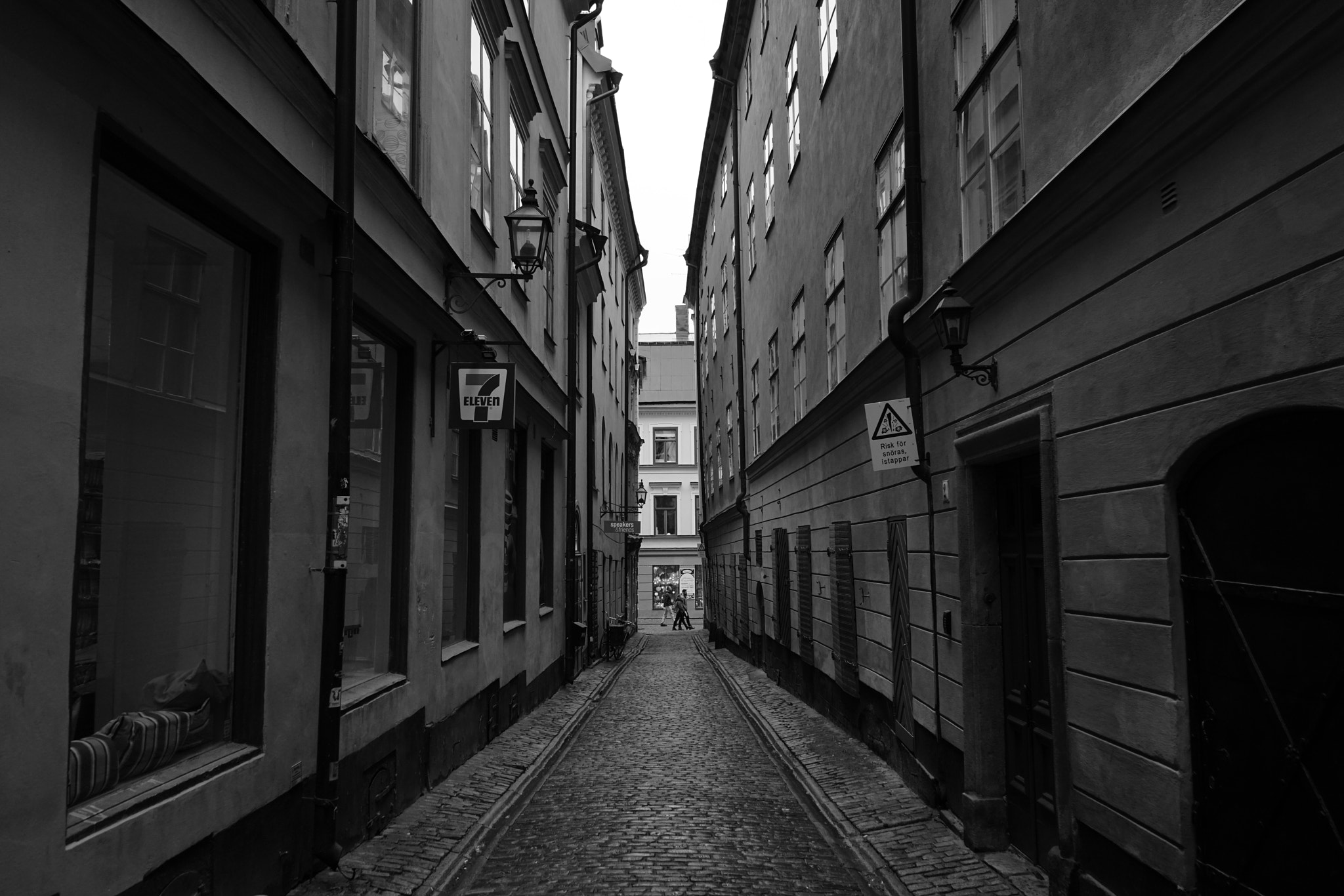 Sony FE 28mm F2 sample photo. Old town streets of stockholm photography