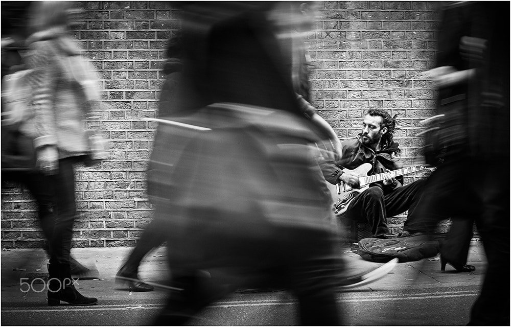 Canon EF 70-200mm F2.8L USM sample photo. Brick lane rush photography
