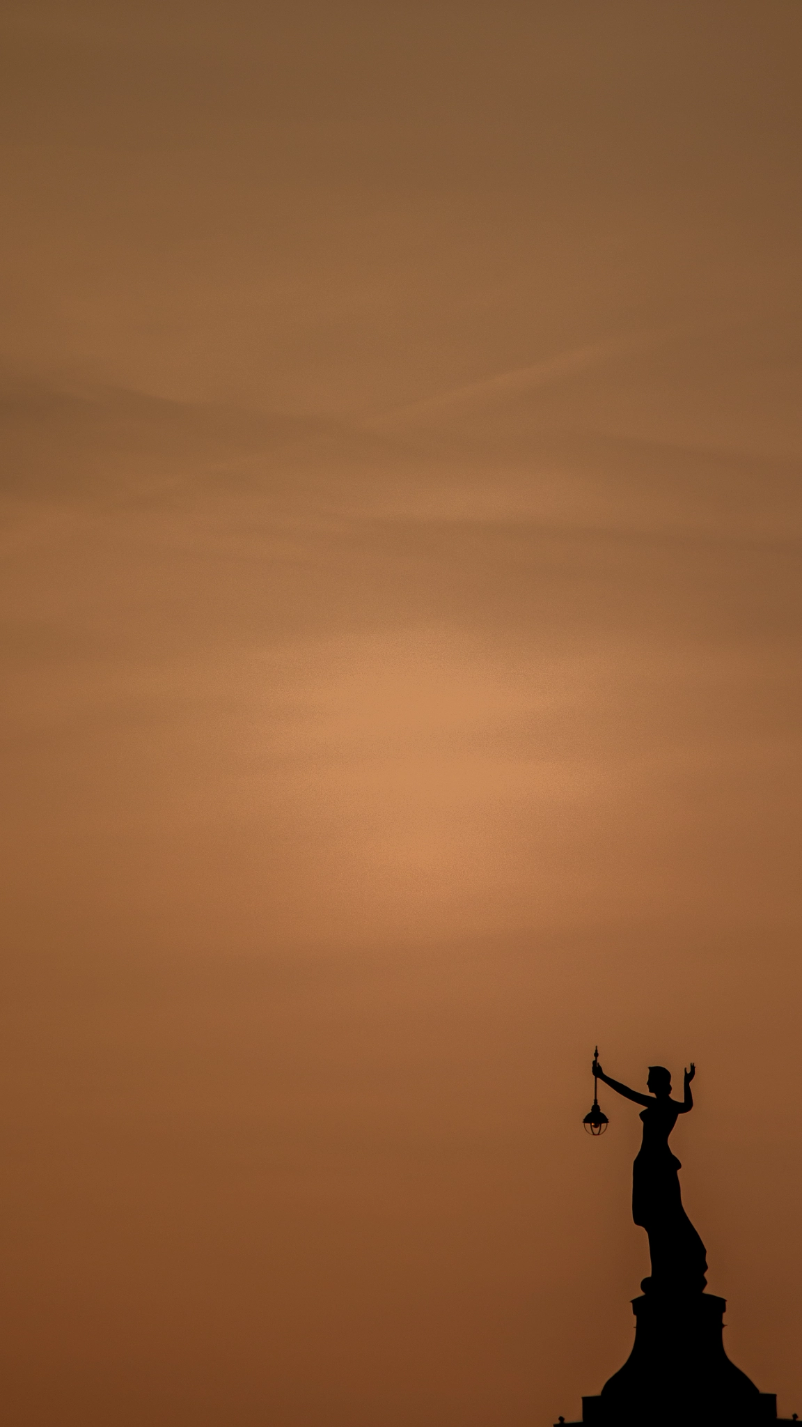 Canon EF-S 55-250mm F4-5.6 IS sample photo. Lighting the path photography
