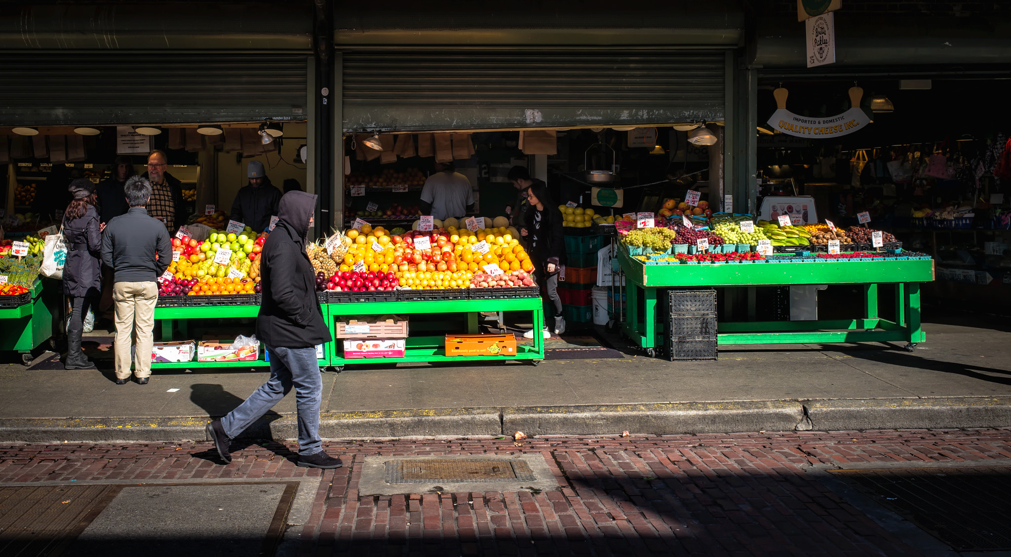 Leica Summilux-M 35mm F1.4 ASPH sample photo. Fruit stand photography