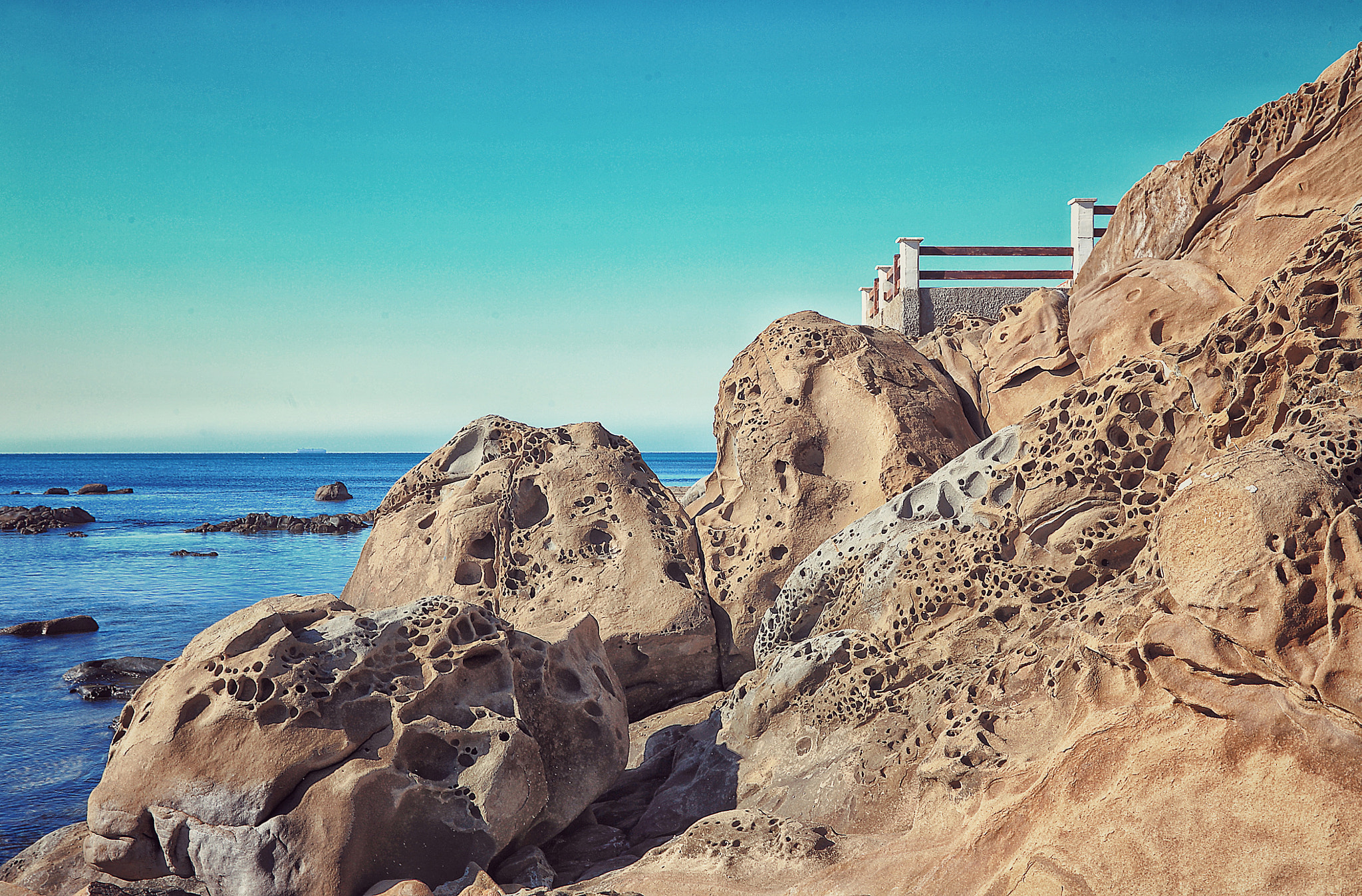 Canon EOS 5D + Canon EF 24-105mm F4L IS USM sample photo. Rocks photography