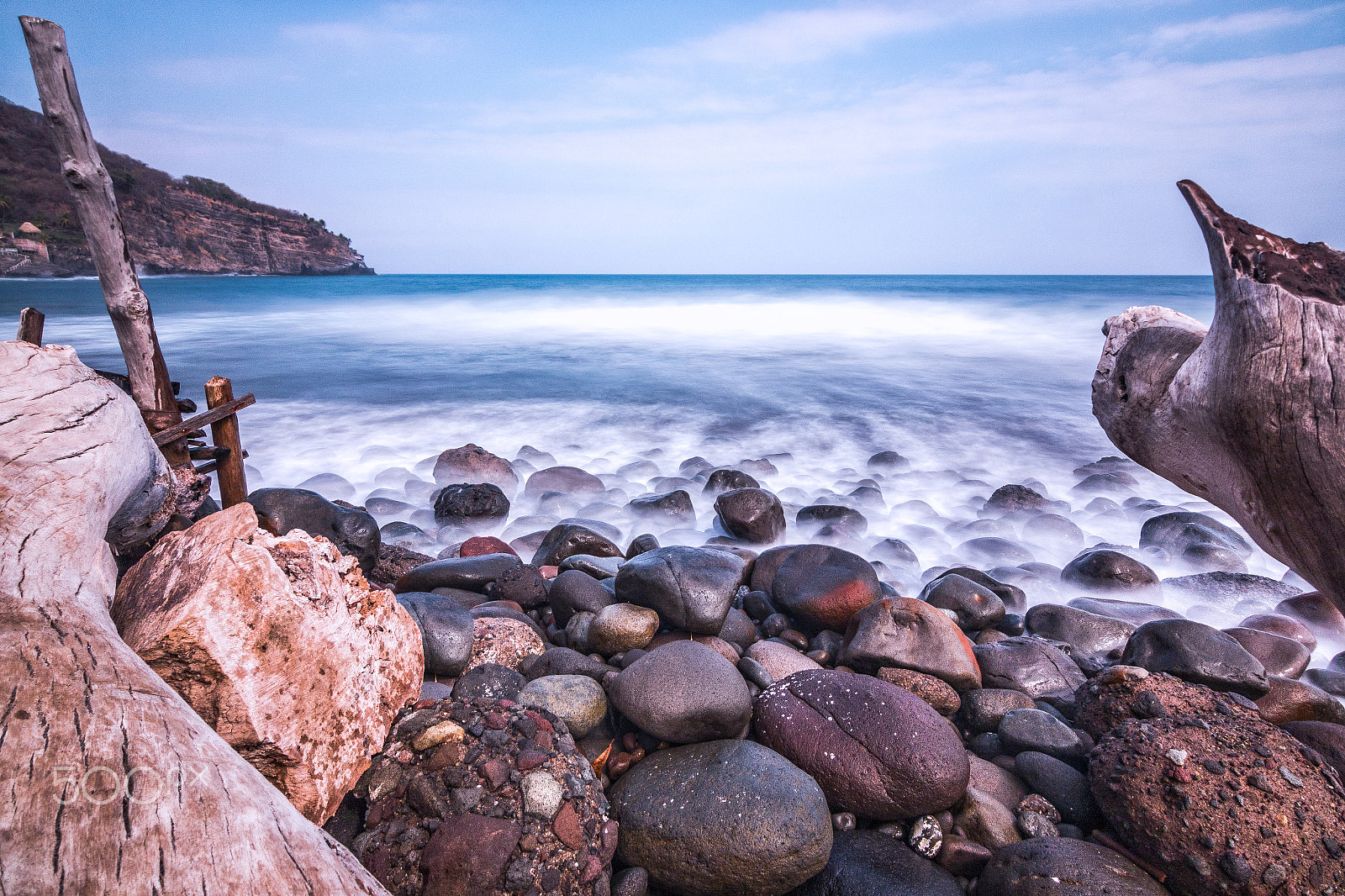 Canon EOS 70D + Tokina AT-X Pro 11-16mm F2.8 DX sample photo. Between wood and rocks photography