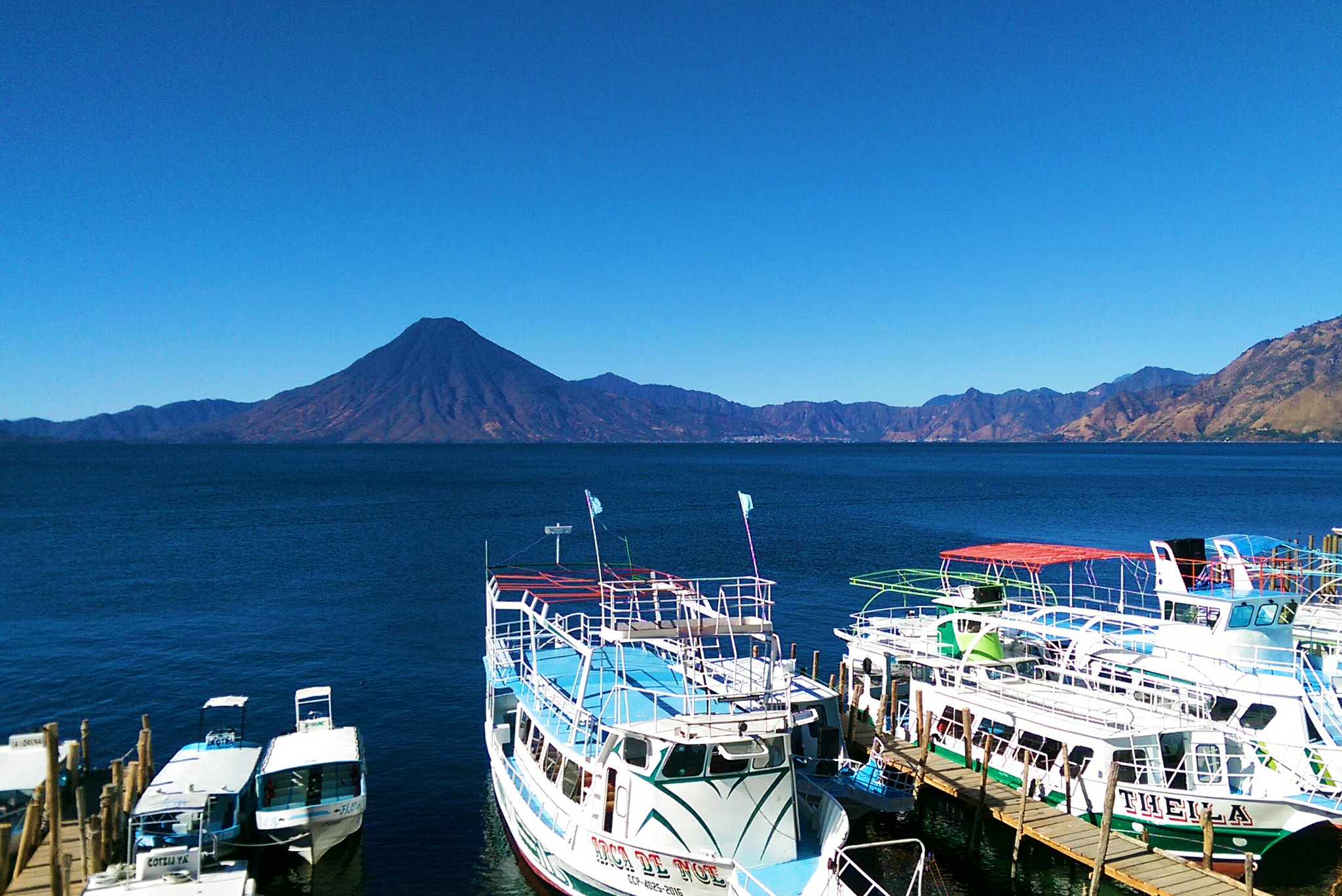 HTC ONE (M8) sample photo. Lago de atitlán photography