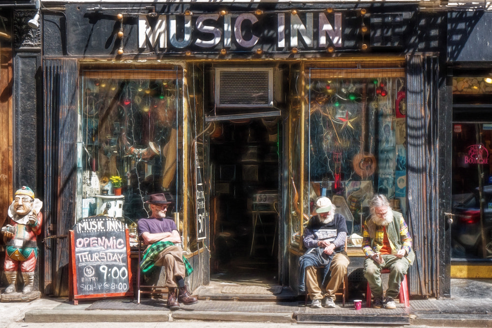 Sony a6300 + Sony Vario-Tessar T* E 16-70mm F4 ZA OSS sample photo. The boys at the music inn photography