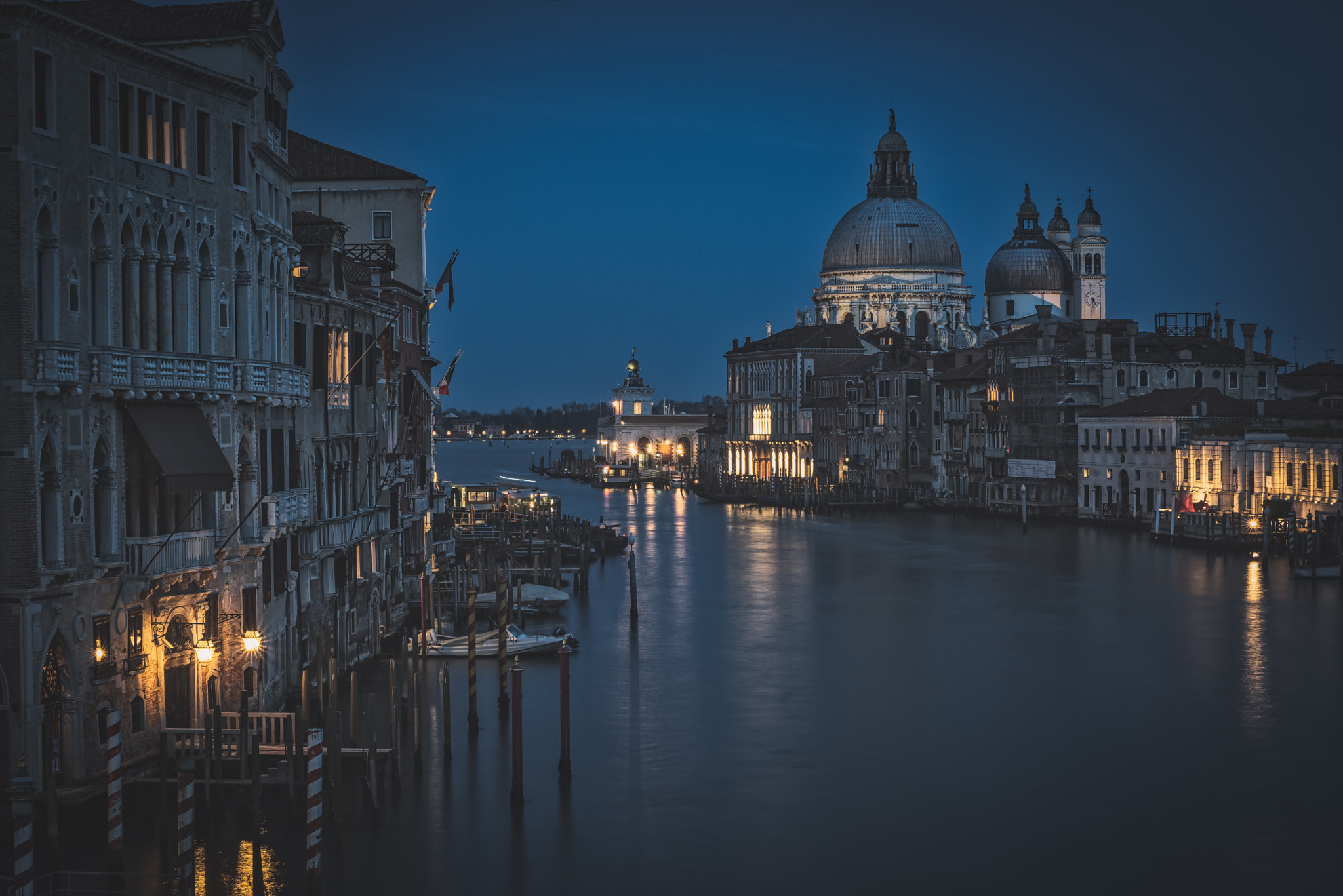 Tamron SP 24-70mm F2.8 Di VC USD sample photo. Feeling blue in venezia photography