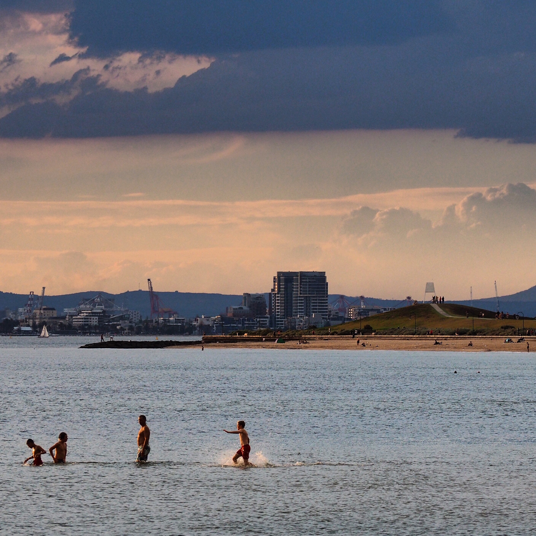 Olympus OM-D E-M5 II sample photo. Fun at elwood beach photography