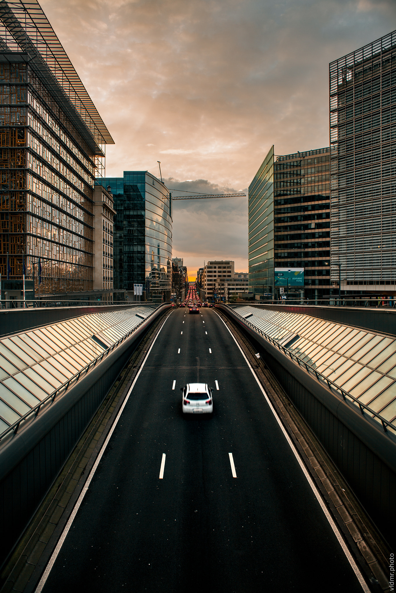 Canon EF 28mm F1.8 USM sample photo. Into the traffic photography