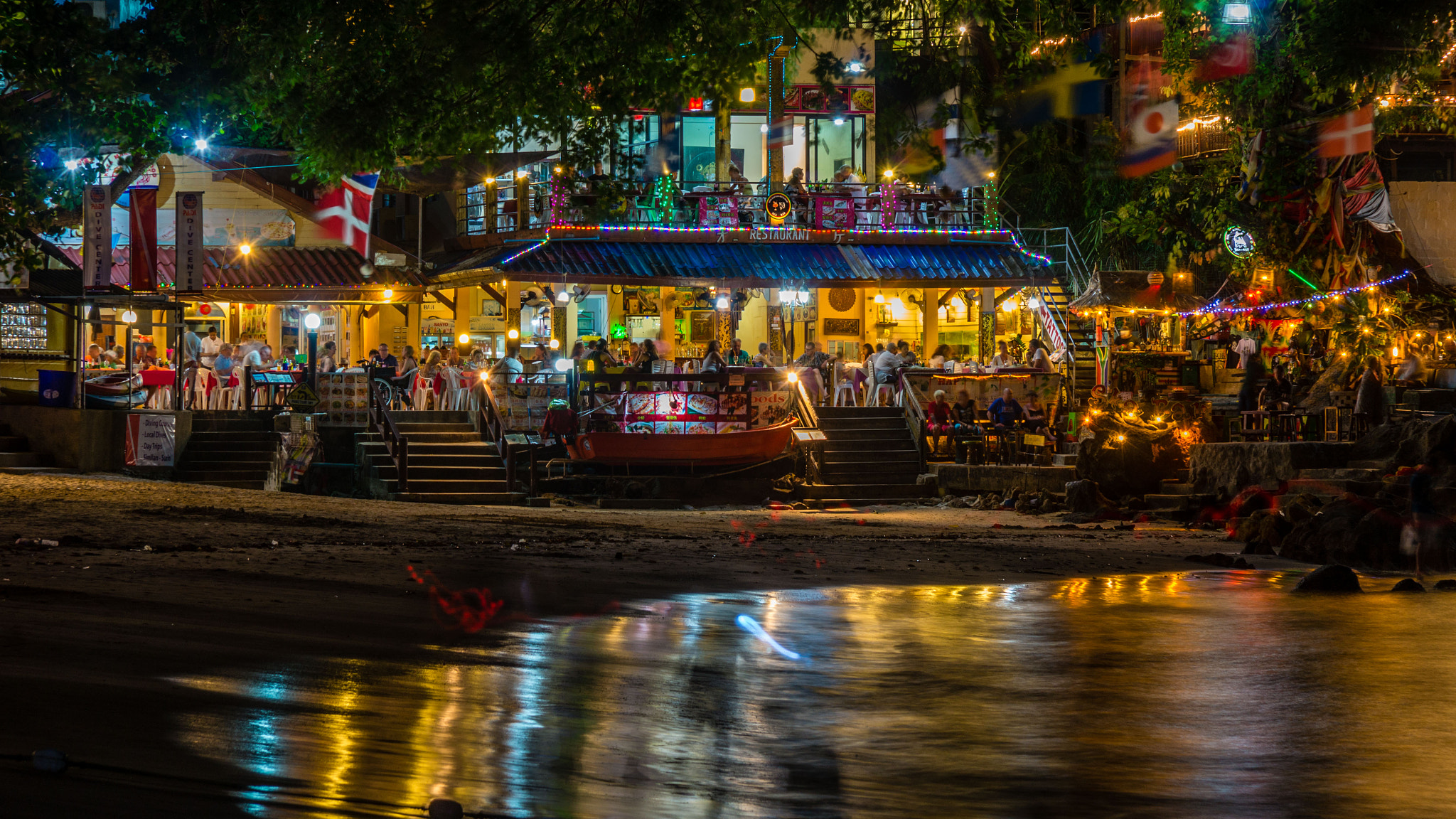 Sony DT 16-105mm F3.5-5.6 sample photo. Beach bars photography