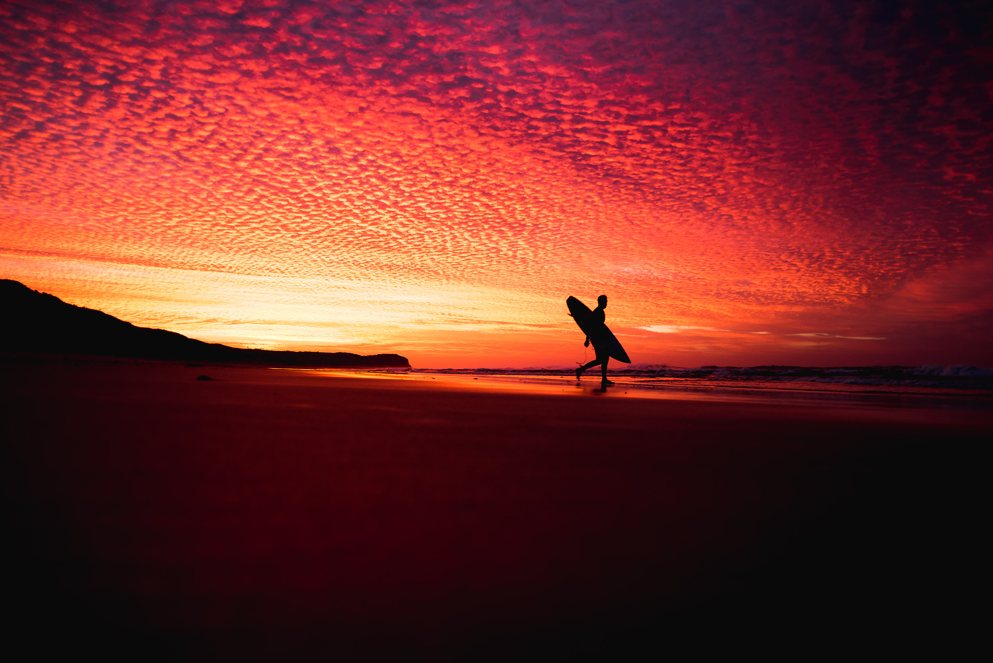 Nikon D750 + Nikon AF Nikkor 20mm F2.8D sample photo. Sunrise surfer. photography