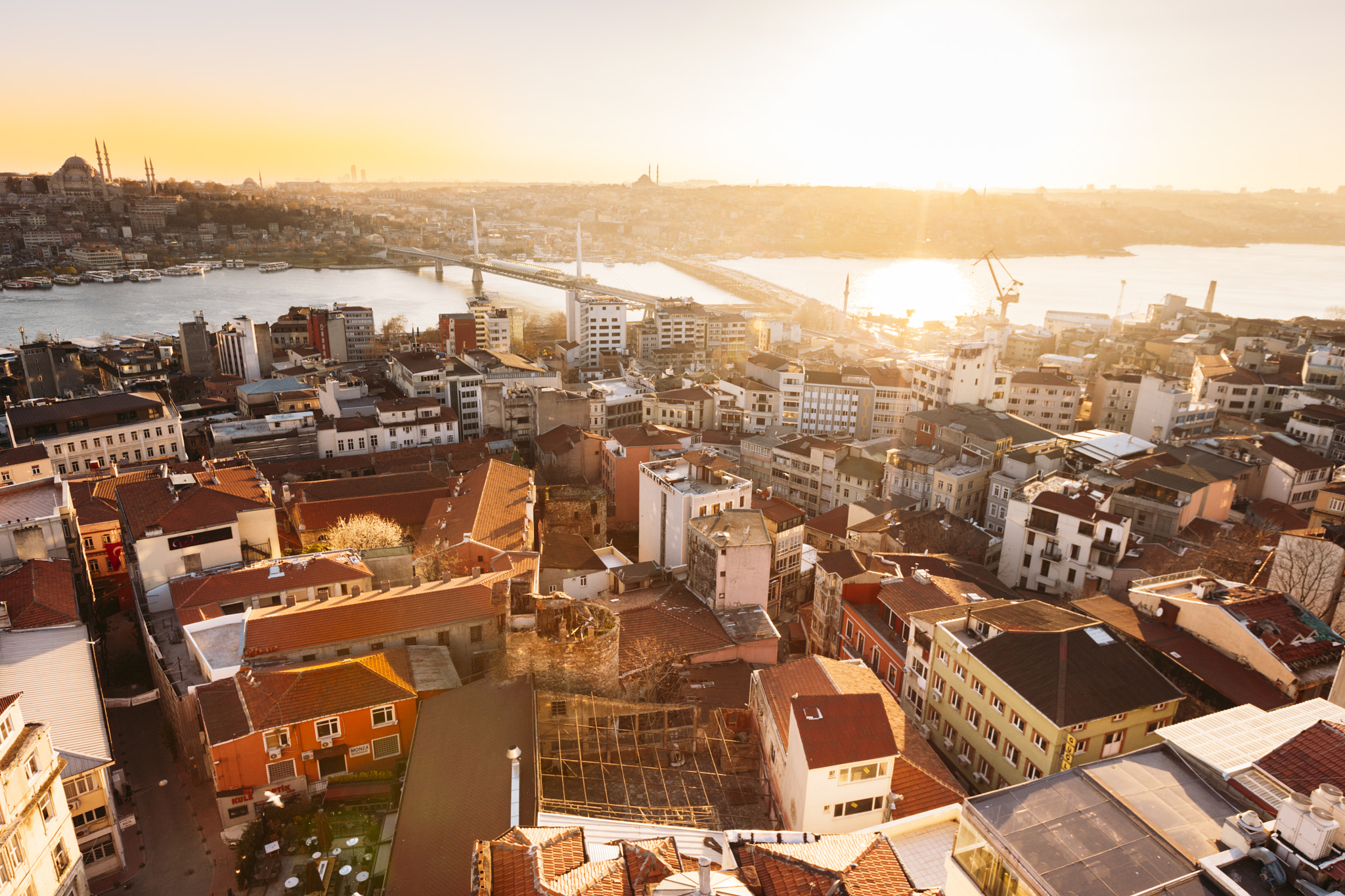 Canon EOS 5DS R + Canon EF 16-35mm F2.8L II USM sample photo. Sunset in istanbul. photography