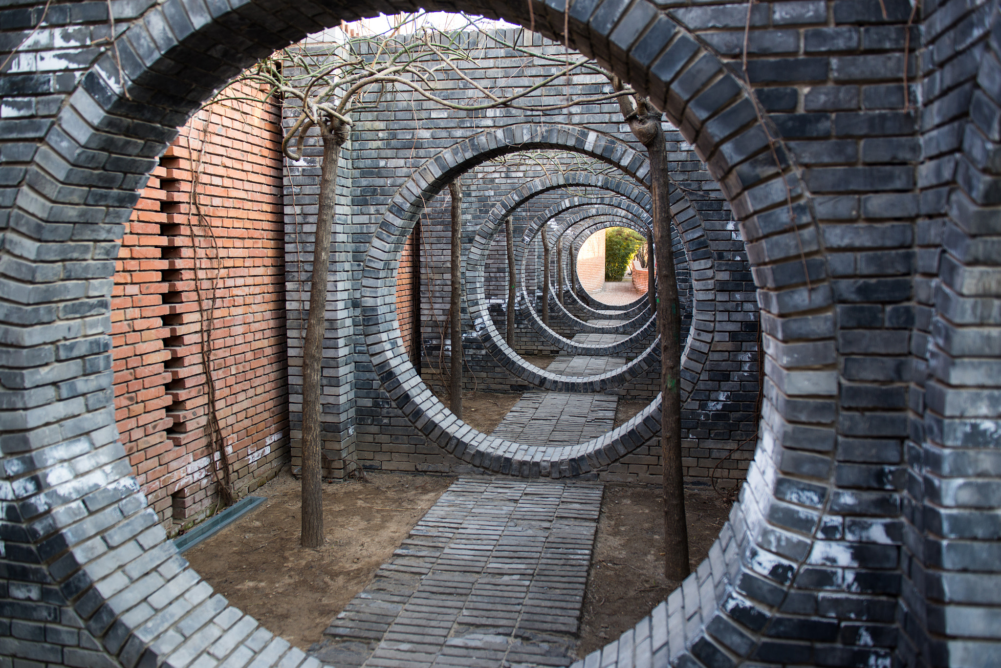 Nikon AF-S Nikkor 24-70mm F2.8G ED sample photo. Red brick art museum photography