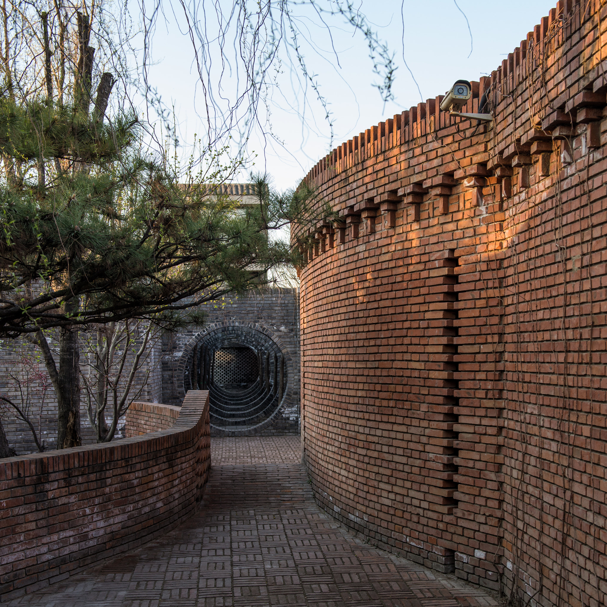 Nikon AF-S Nikkor 24-70mm F2.8G ED sample photo. Red brick art museum photography