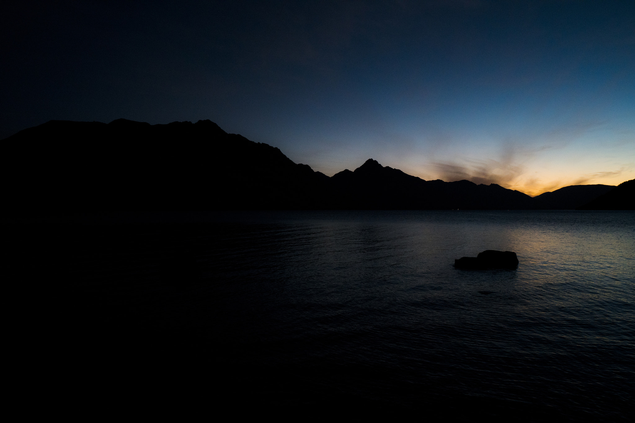 Sony a7R II + Sony Vario-Tessar T* FE 16-35mm F4 ZA OSS sample photo. Sunsets photography