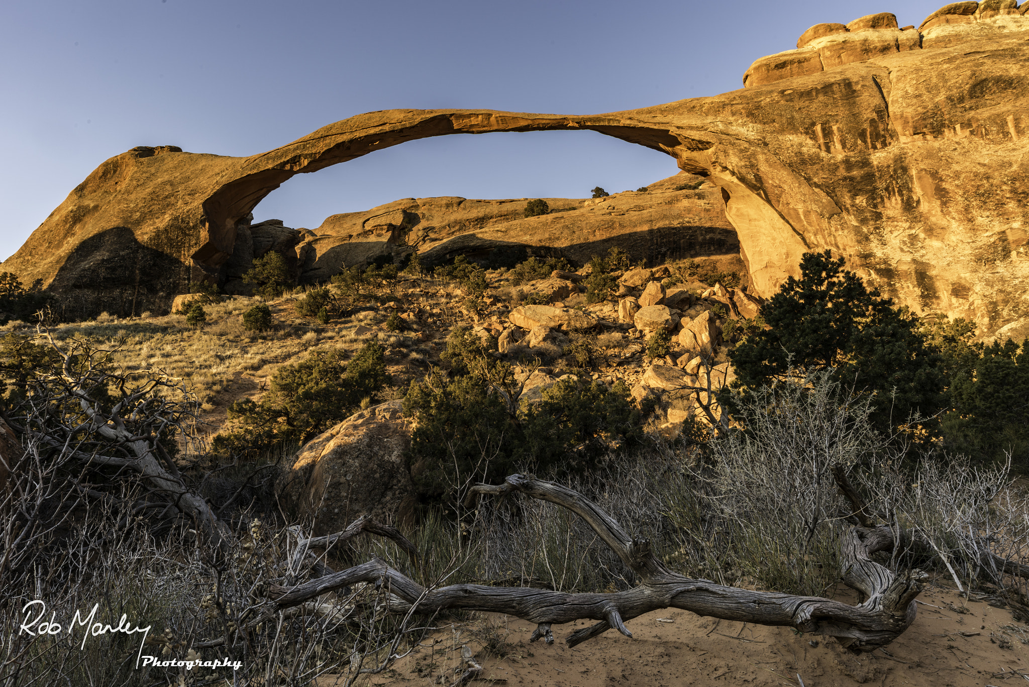 Nikon D810 + Nikon AF-S Nikkor 18-35mm F3.5-4.5G ED sample photo. Sunrise, landscape arch photography