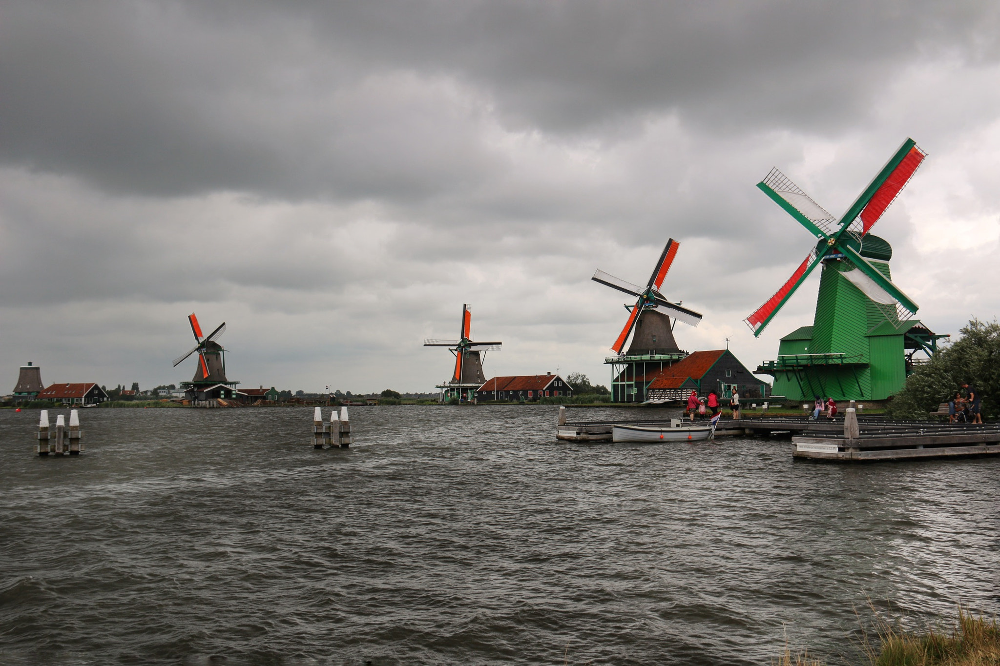 Canon EOS 70D + Canon EF-S 18-200mm F3.5-5.6 IS sample photo. Zaandam, netherlands - outdoor windmill museum photography
