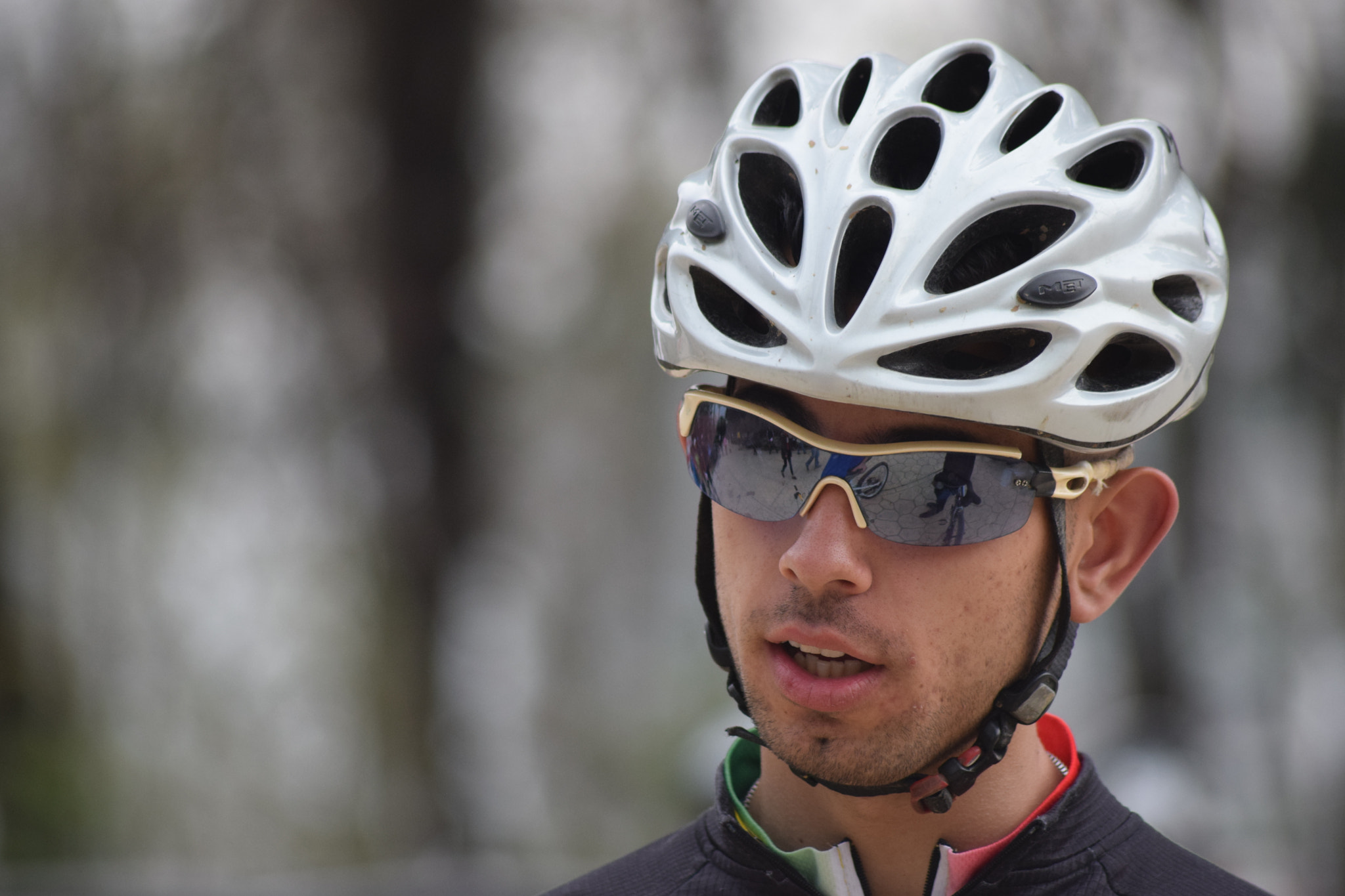 Sigma 70-300mm F4-5.6 APO DG Macro sample photo. Cycling man photography
