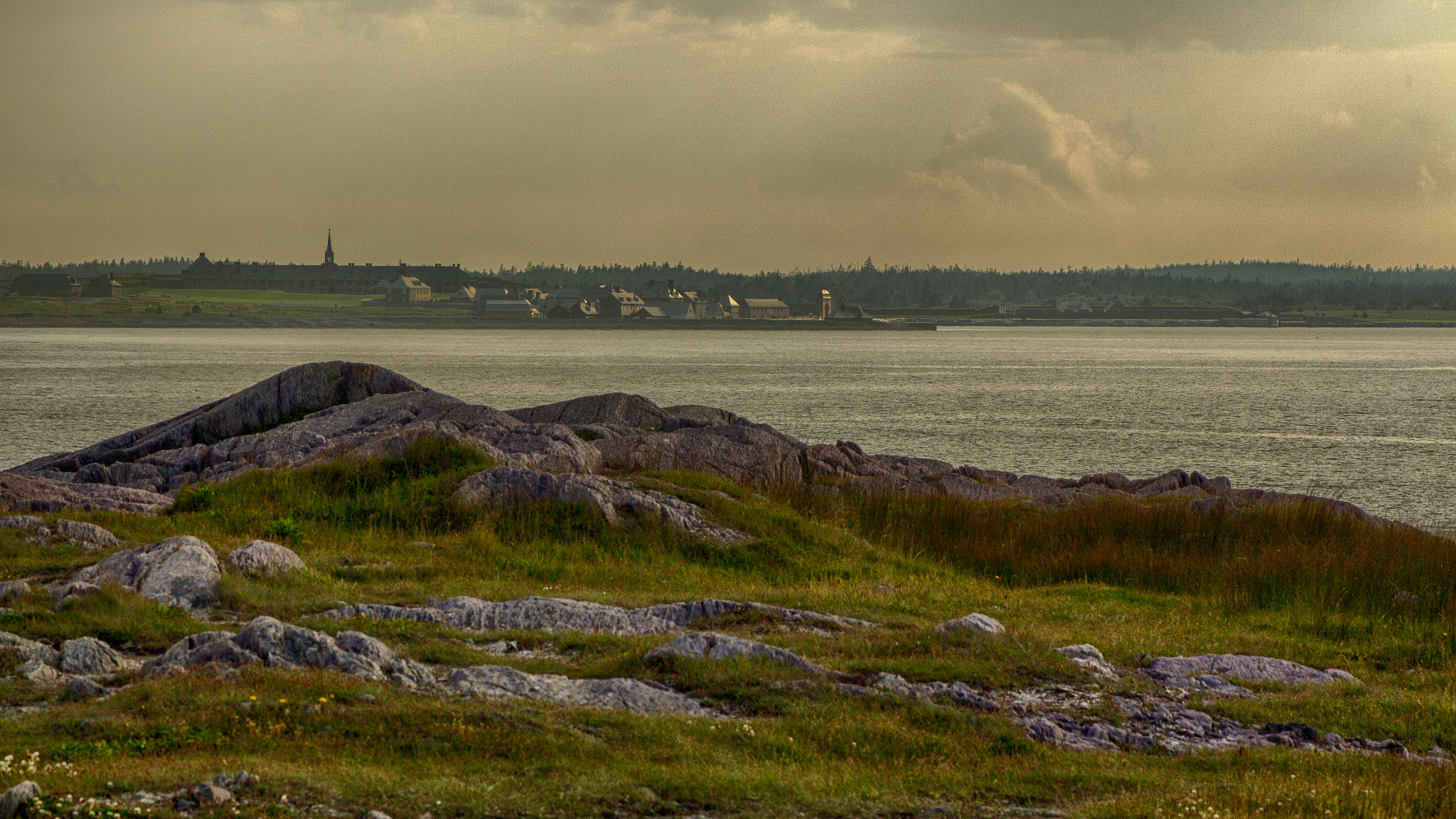 Canon EF 75-300mm f/4-5.6 USM sample photo. Looking back on the fortress of louisbourg photography