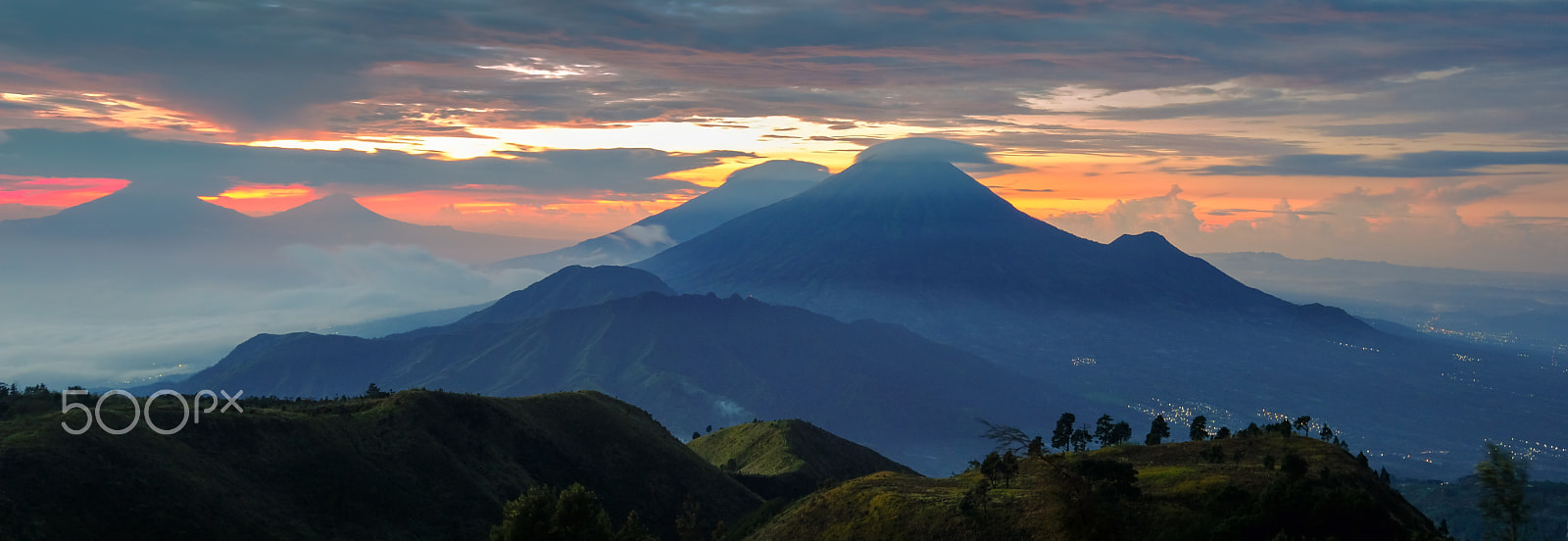 Fujifilm X-T2 + Fujifilm XF 10-24mm F4 R OIS sample photo. Sunrise on the mountain photography