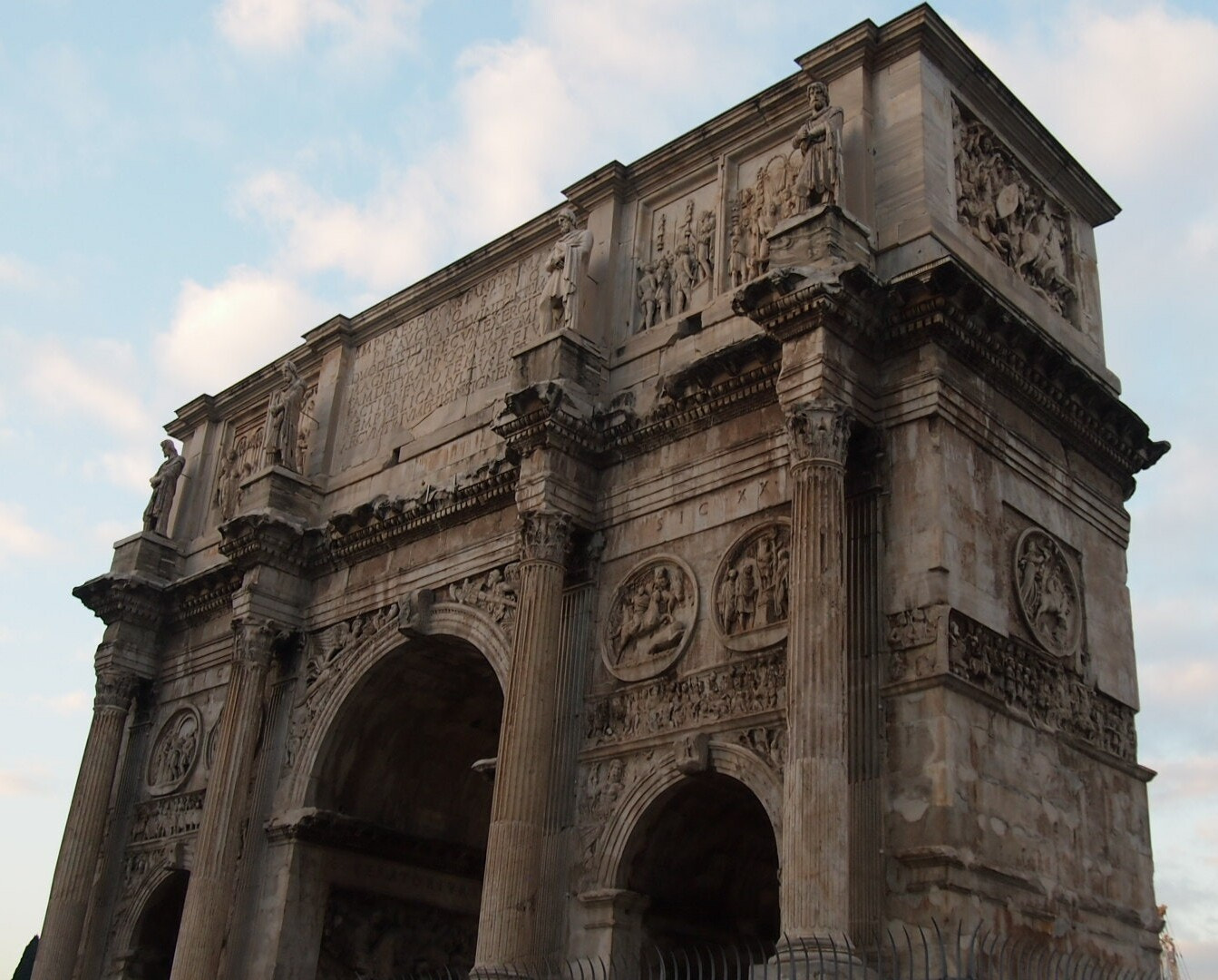 Olympus PEN E-PM1 sample photo. The arch of constantine photography