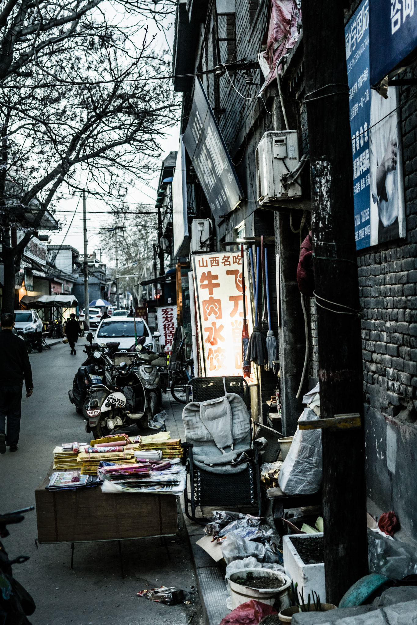 Sony a6000 + Sony Sonnar T* FE 35mm F2.8 ZA sample photo. Dusk photography
