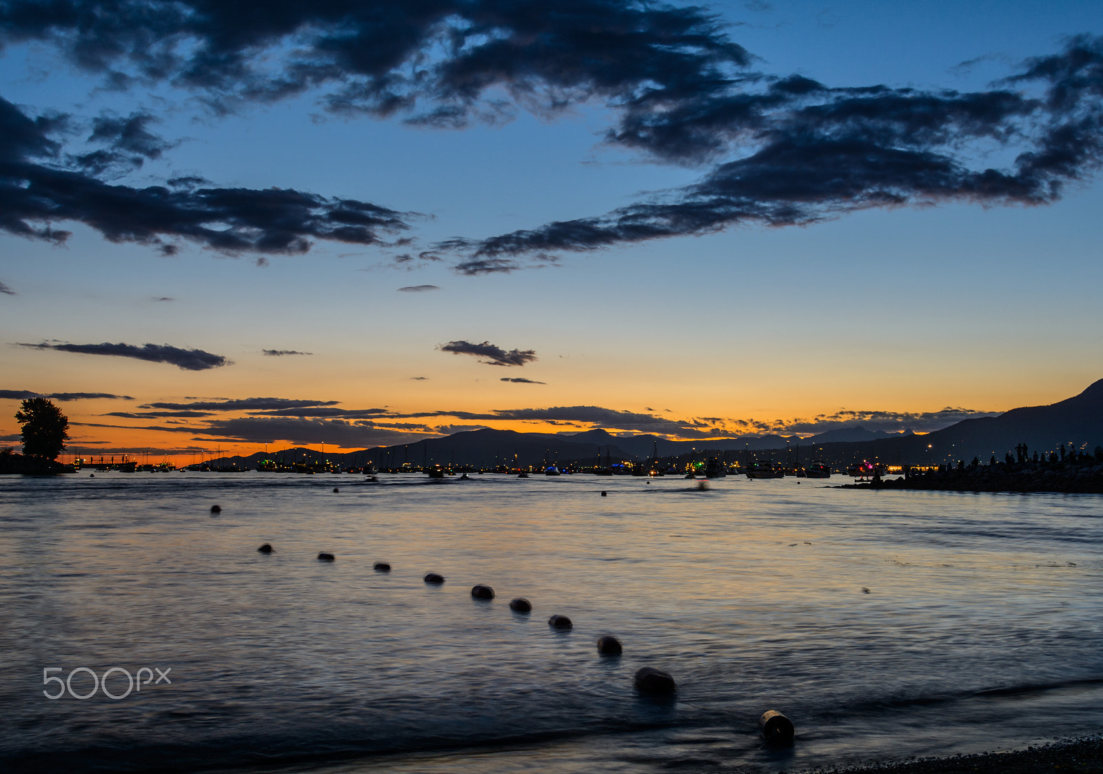 Nikon D7100 + Nikon AF-S Nikkor 24-120mm F4G ED VR sample photo. Boats and yachts in the bay at sunset photography