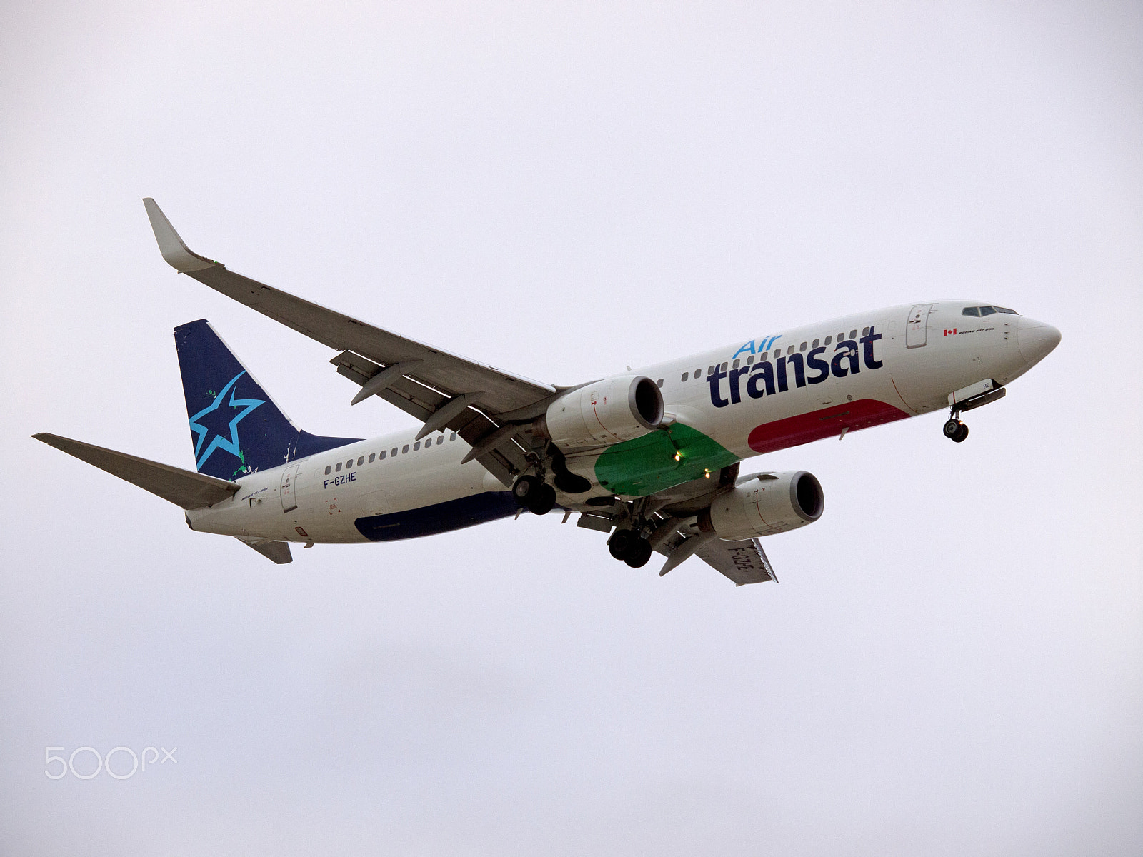 Olympus Zuiko Digital ED 50-200mm F2.8-3.5 SWD sample photo. Air transat boeing b-737-800 photography