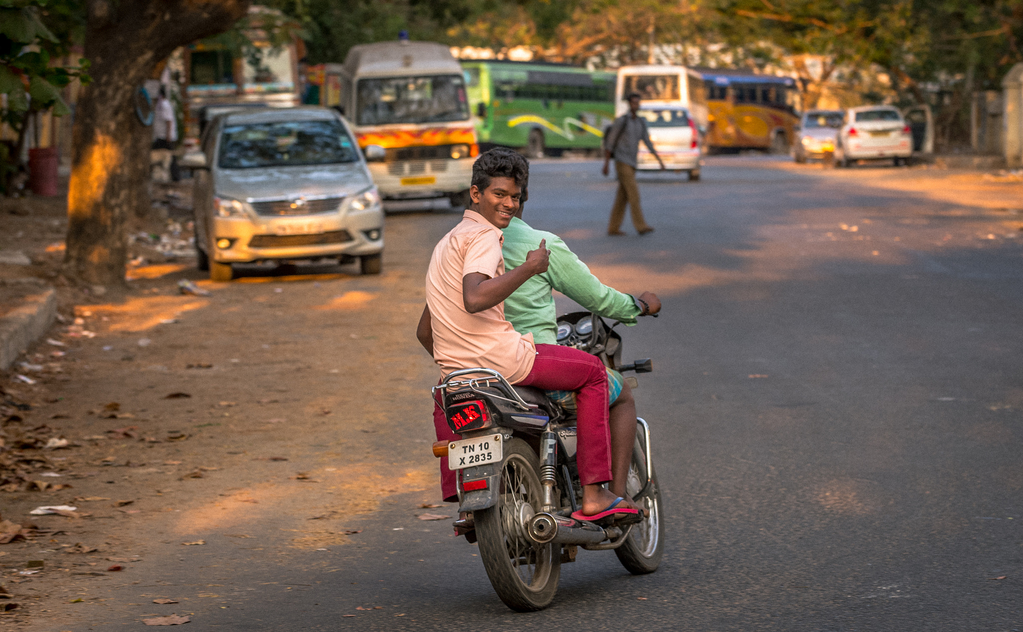 Nikon D5 + Nikon AF-S Nikkor 70-200mm F2.8G ED VR sample photo. India on the go photography