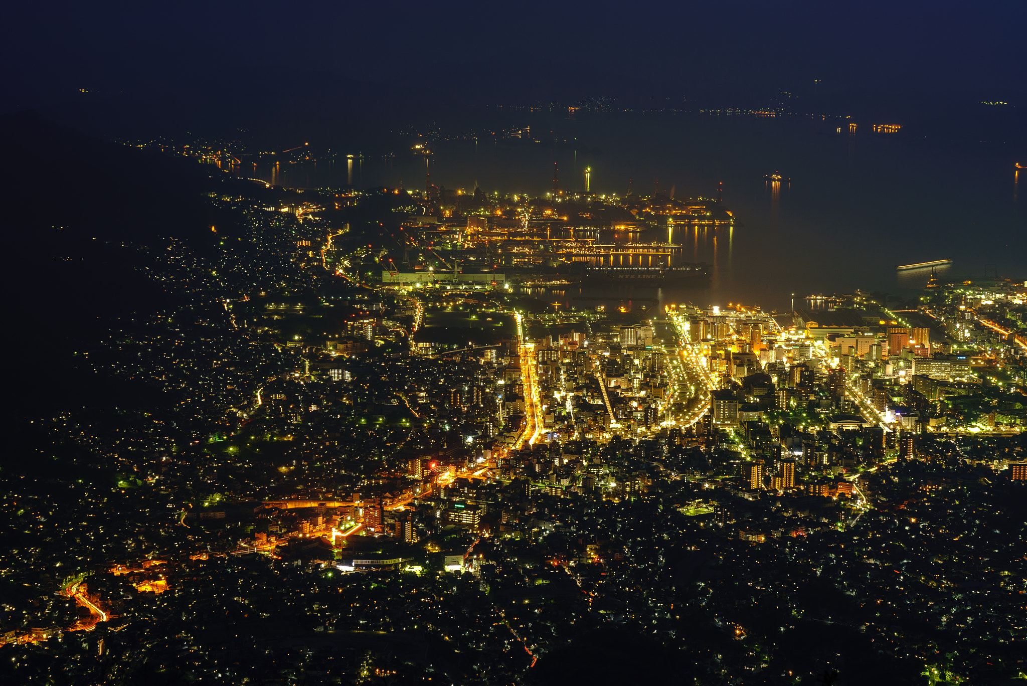 Sony a7S + Sony Vario Tessar T* FE 24-70mm F4 ZA OSS sample photo. Kure city, hiroshima japan photography
