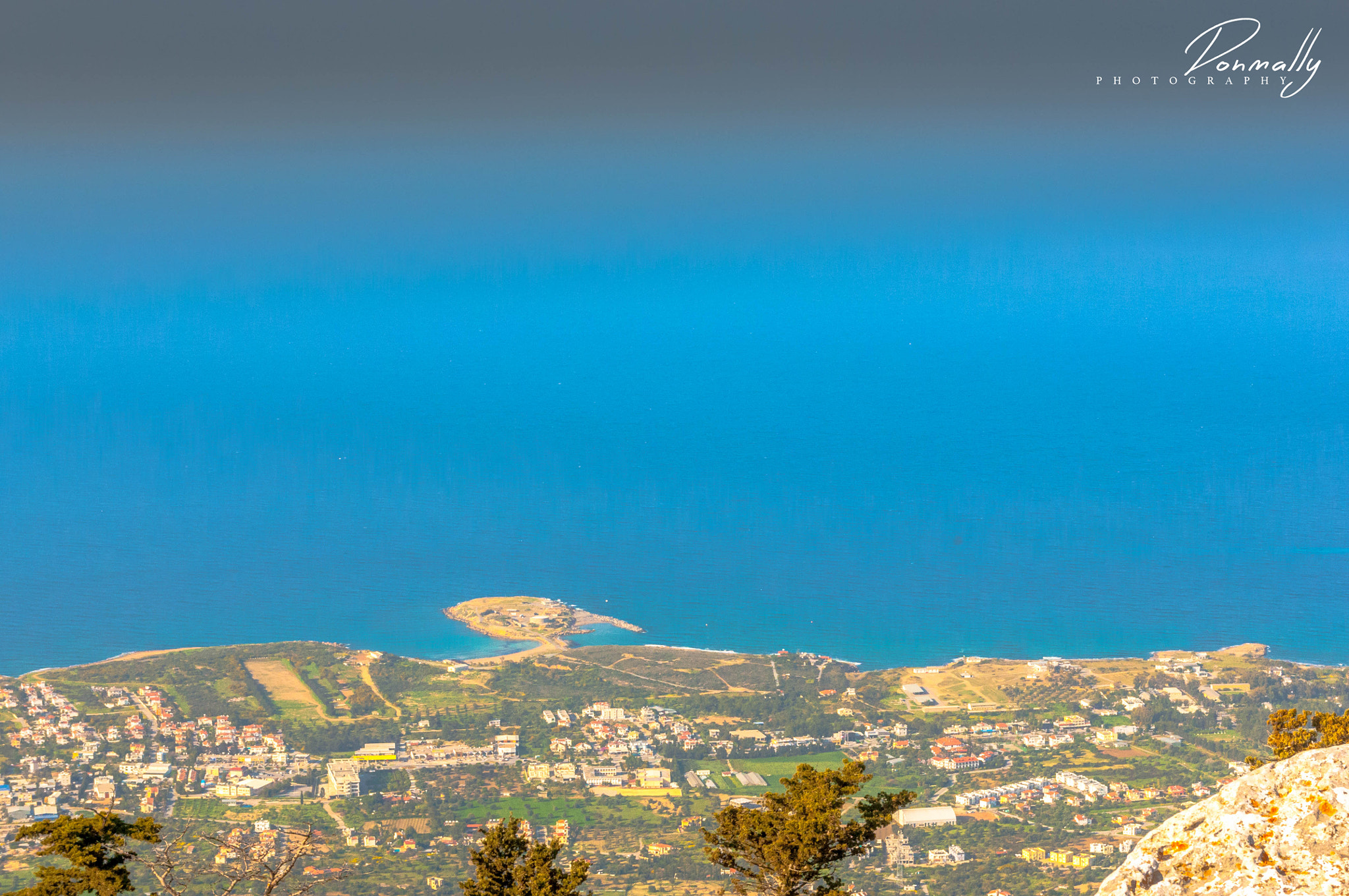 Nikon D90 + Nikon AF-S DX Nikkor 18-55mm F3.5-5.6G VR sample photo. On top st hilarion kalesi photography