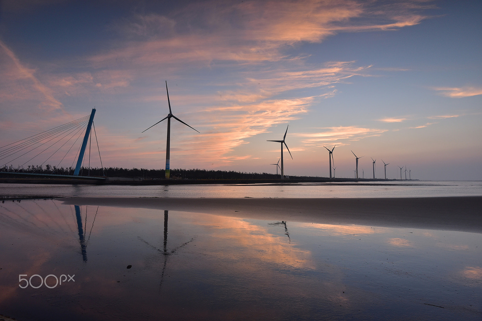 Nikon D750 sample photo. Sunset & clouds at gaomei wetlands, taiwan photography