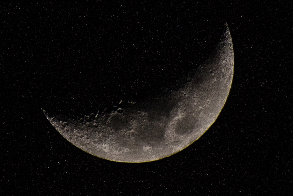 Pentax K-S2 sample photo. Moon first try photography