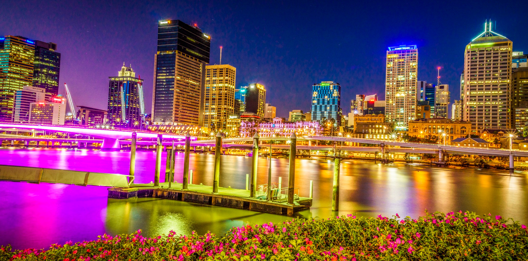 Sony a6000 + Sony E 18-200mm F3.5-6.3 OSS sample photo. Brisbane at night photography