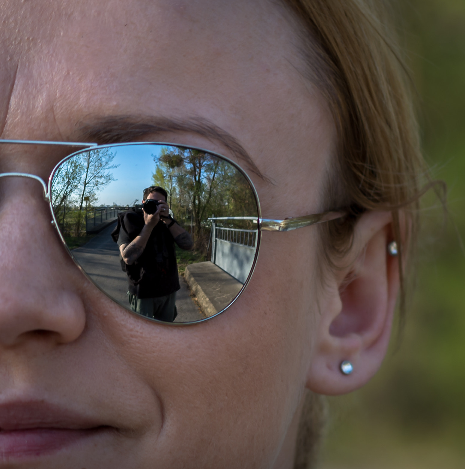 Nikon D5200 + Nikon AF-S Nikkor 50mm F1.8G sample photo. Man in the mirror photography