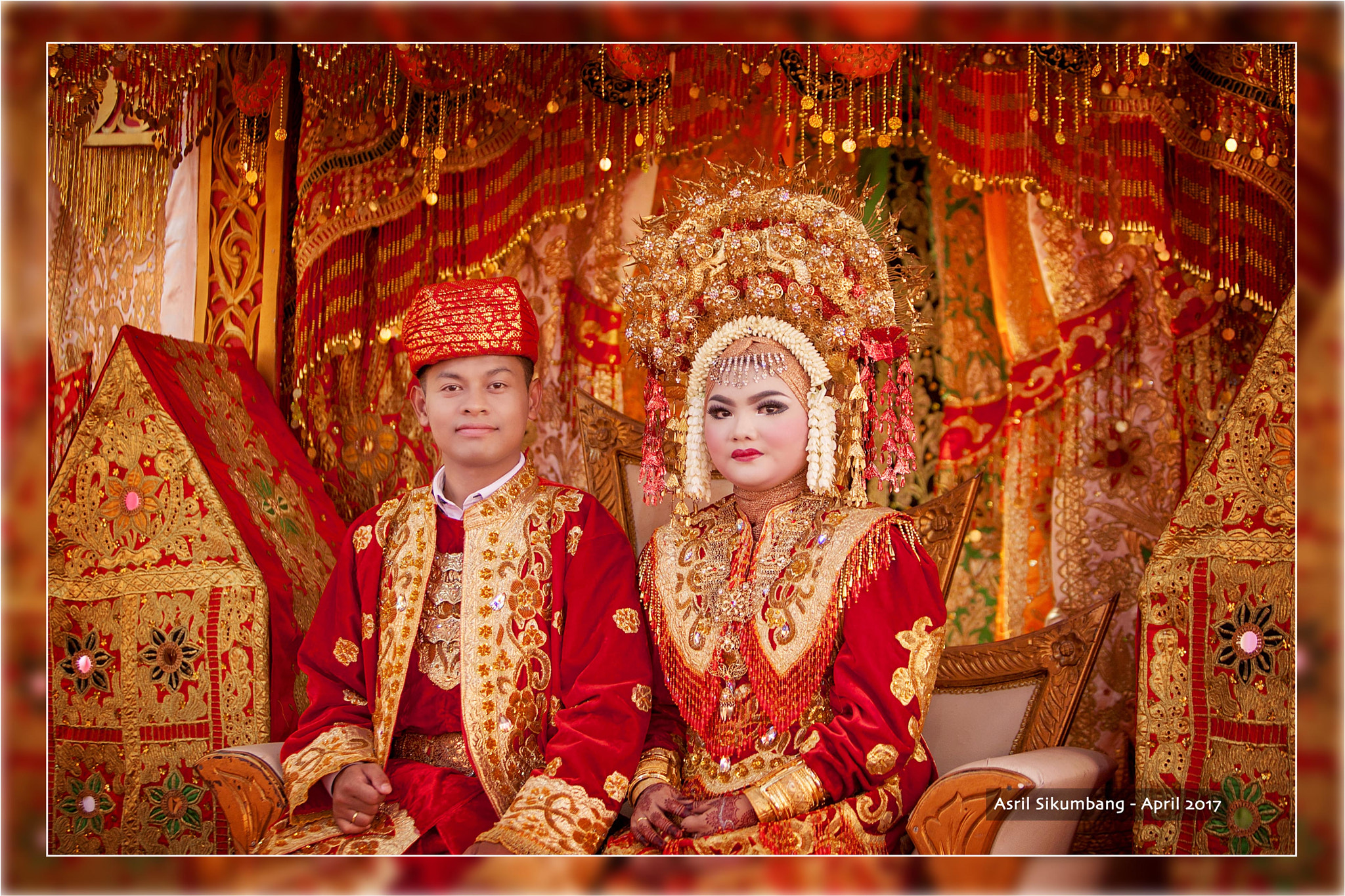 Canon EOS 5D Mark II + Canon EF 70-200mm F2.8L IS USM sample photo. Traditional wedding custome from west sumatera photography