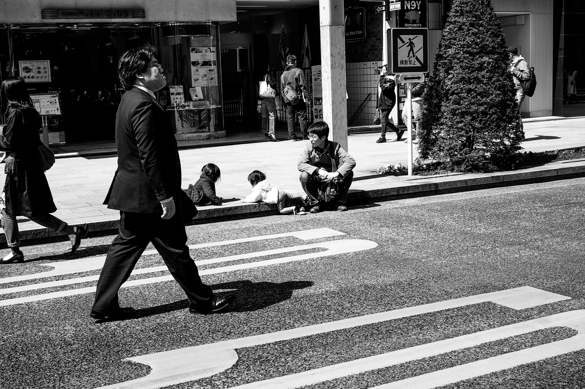 Ricoh GR II + GR Lens sample photo. 銀座 photography