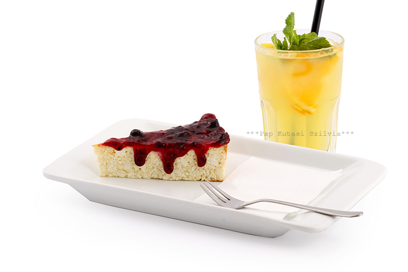 Canon EOS 60D + Canon EF-S 55-250mm F4-5.6 IS sample photo. Cheese cake raspberry sauce photography