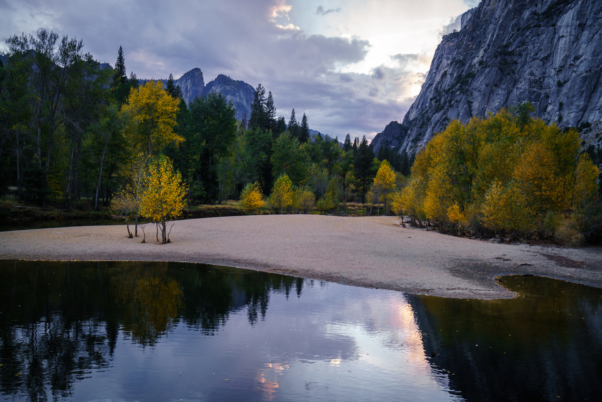 Sony a7R II + Sony Vario-Tessar T* FE 16-35mm F4 ZA OSS sample photo. Yosemite valley photography