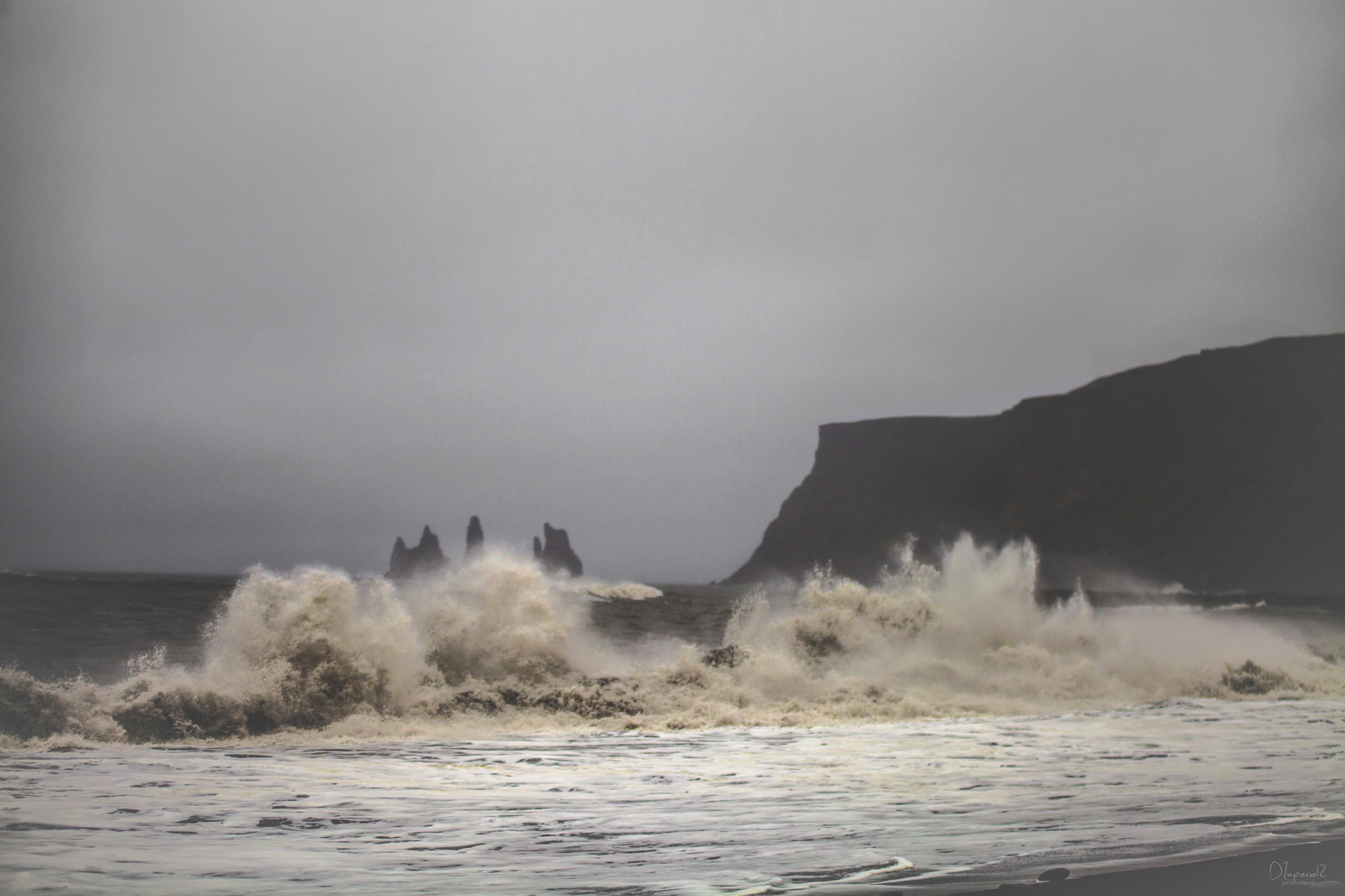 Tamron SP AF 70-200mm F2.8 Di LD (IF) MACRO sample photo. Reynisfjara photography