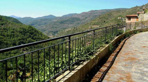 Nikon D70 sample photo. Apricale (im) photography