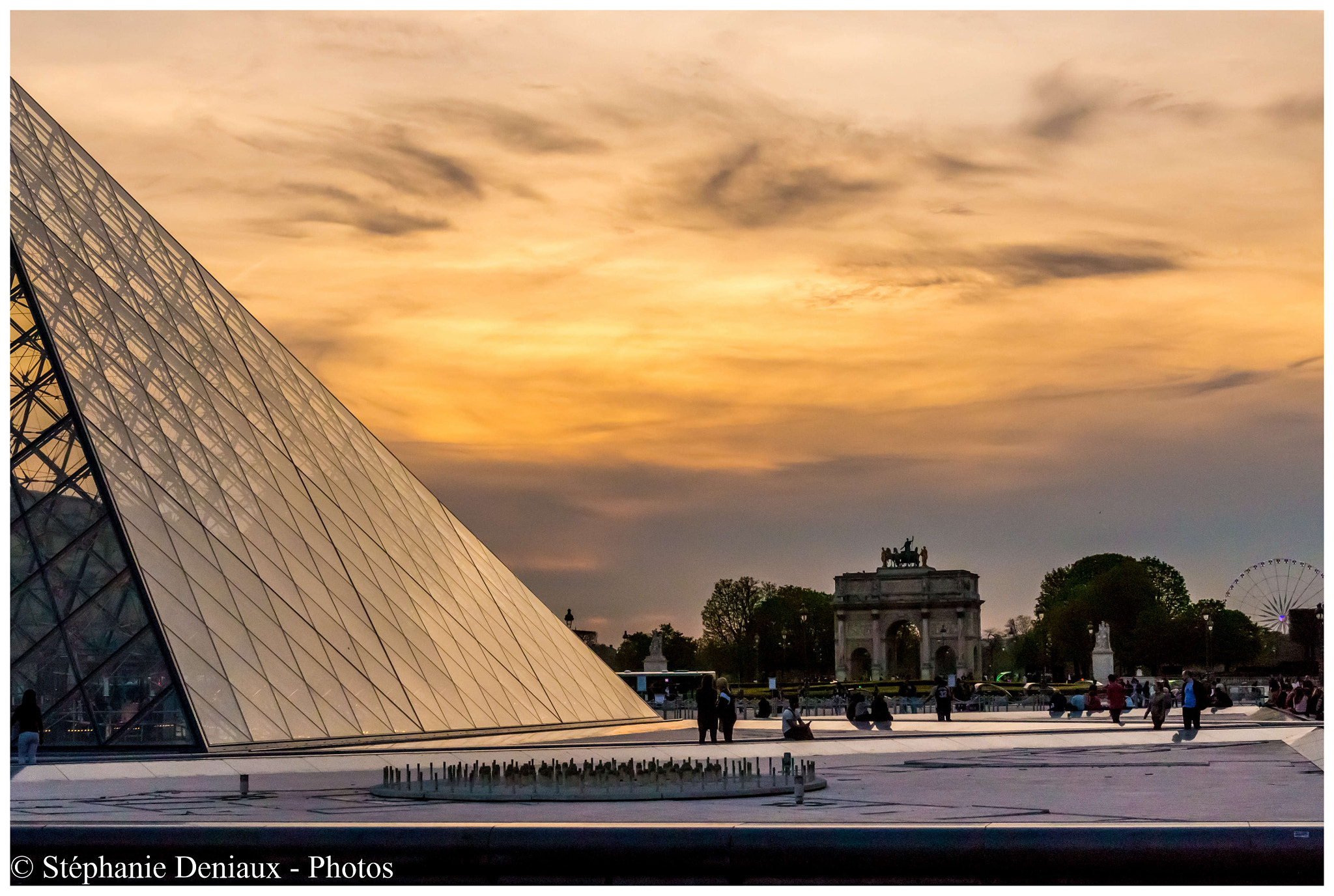 Canon EOS 100D (EOS Rebel SL1 / EOS Kiss X7) sample photo. Le louvre photography