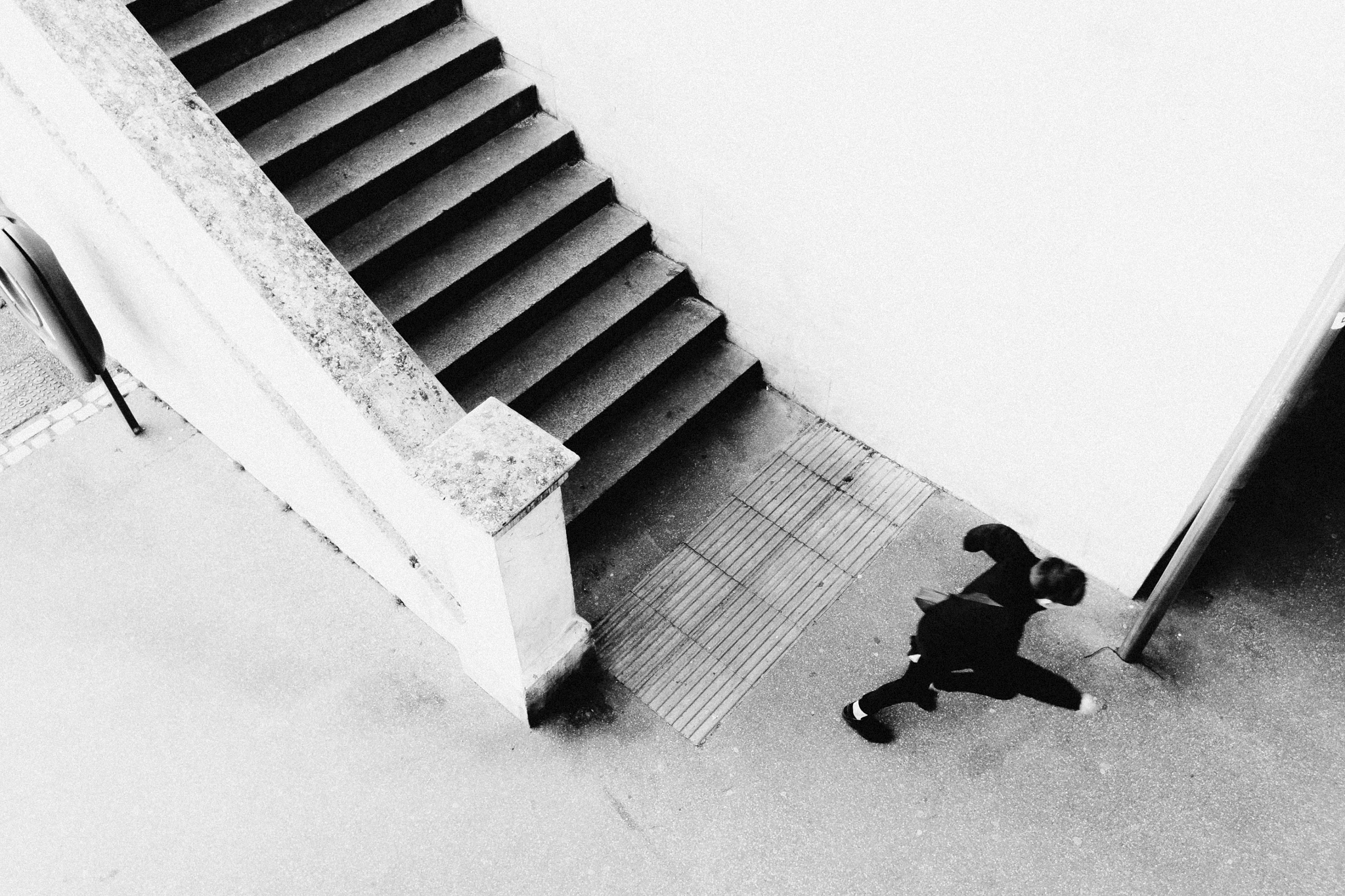 Fujifilm X-Pro1 + Fujifilm XF 18mm F2 R sample photo. Run, boy, run ! photography