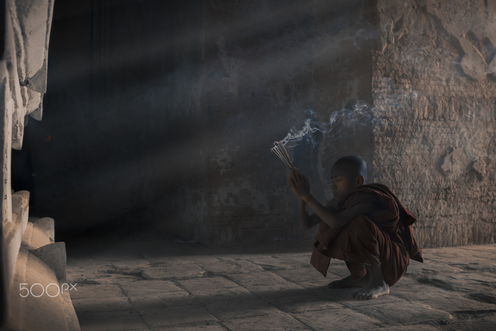 Canon EF 16-35mm F2.8L II USM sample photo. Monk on meditation photography