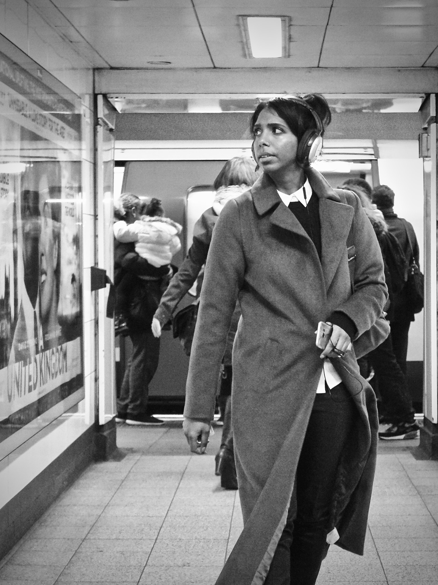 Sony Cyber-shot DSC-RX100 IV + Sony 24-70mm F1.8-2.8 sample photo. Oxford circus, central london, uk. photography