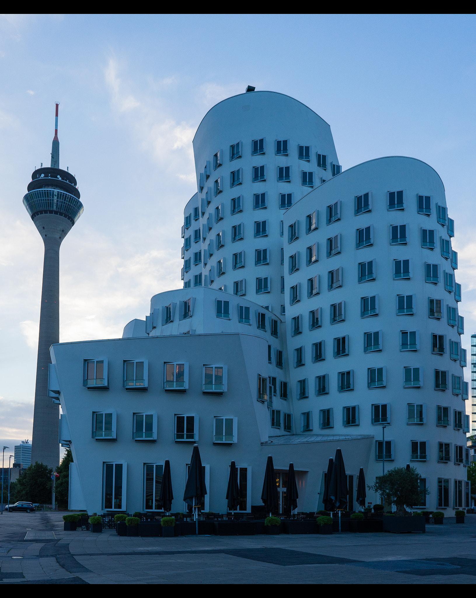 Sony a7 sample photo. Düsseldorf medienhafen photography