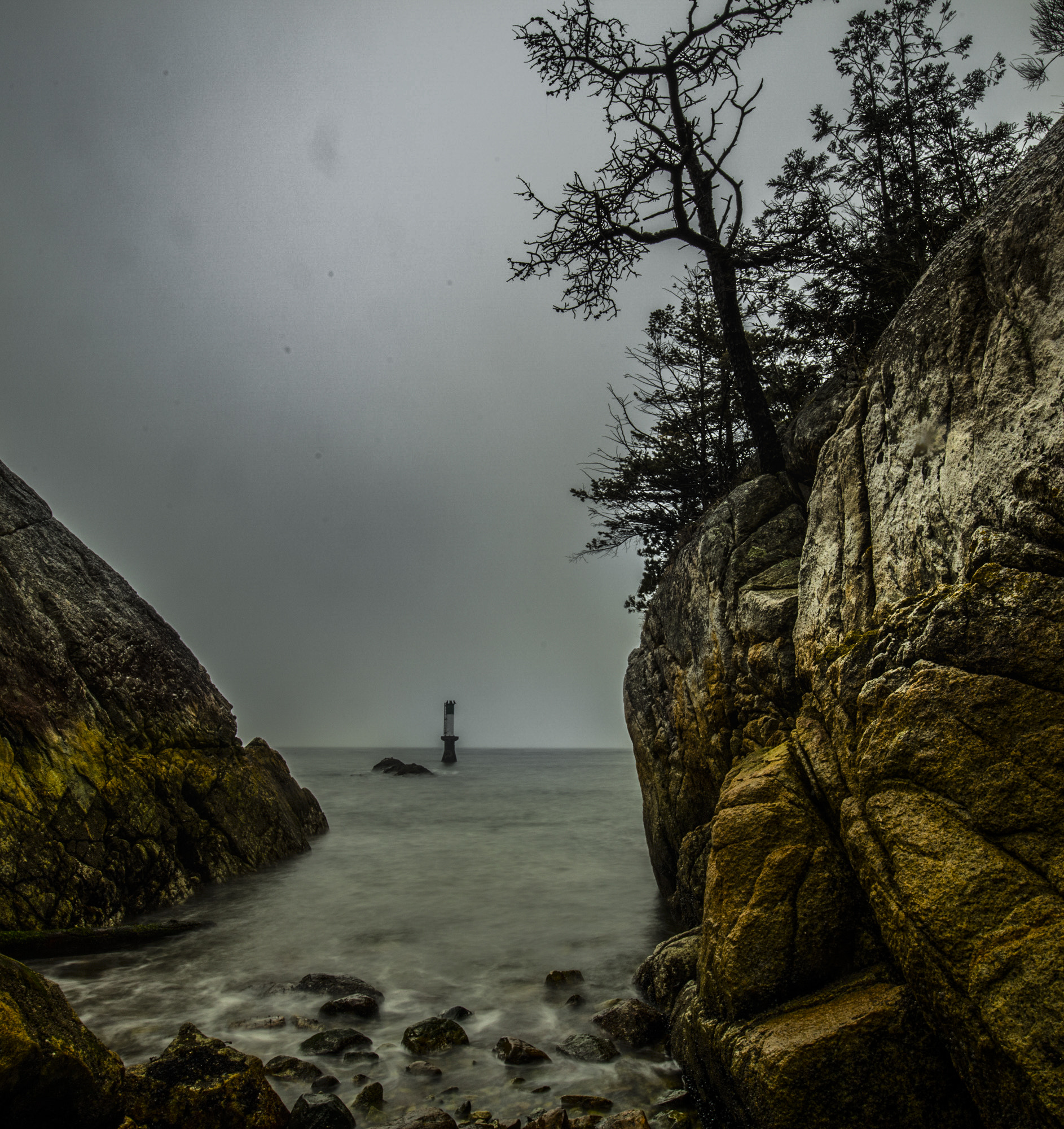 Canon EF 16-35mm F4L IS USM sample photo. Whytecliffe park seascape storm photography
