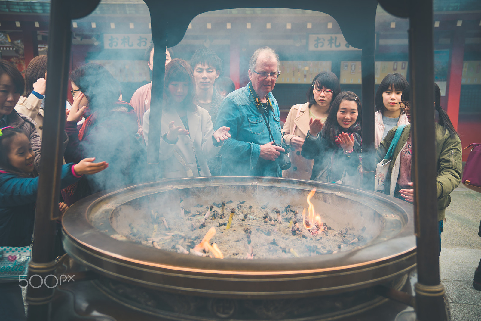 Sony a7 II + Sony FE 24-70mm F2.8 GM sample photo. Incense photography